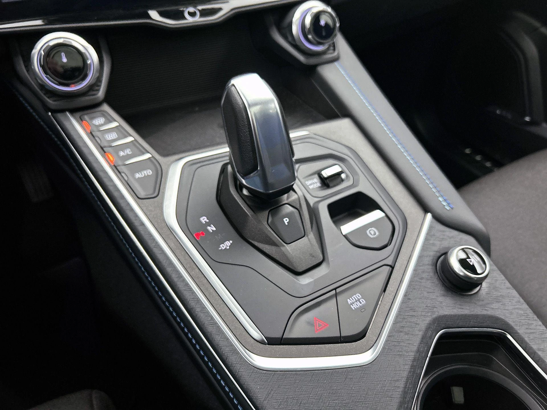 Lynk & Co-01-image-38