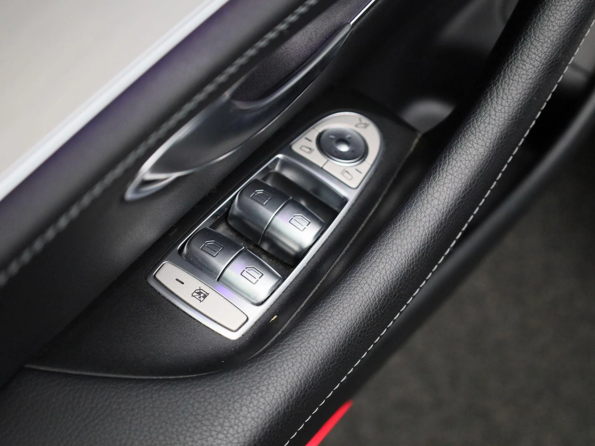 Mercedes-Benz-Classe E-image-32