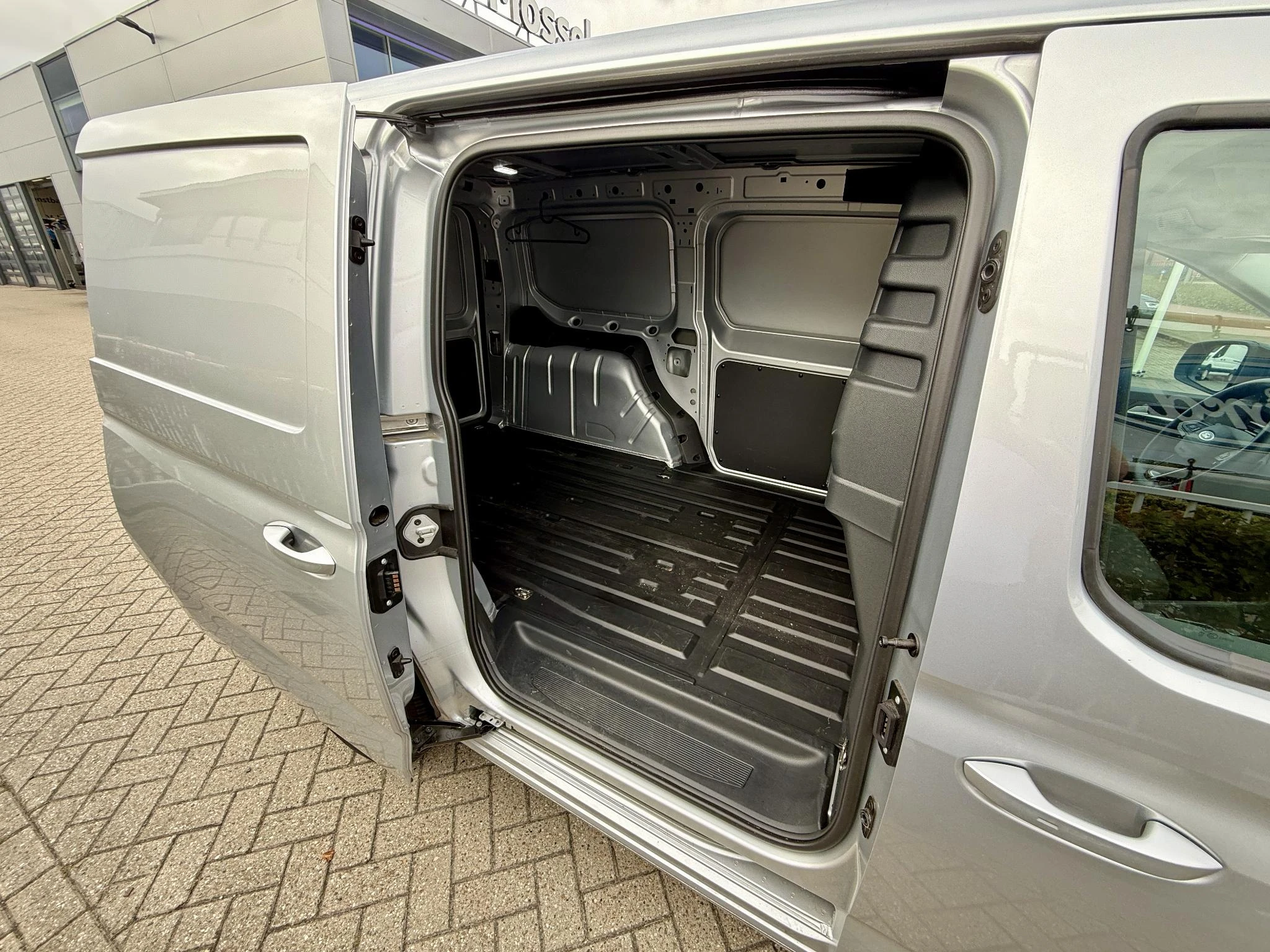 Ford-Transit Connect-image-10
