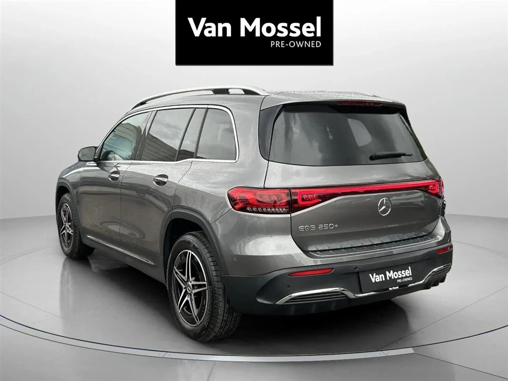 Mercedes-Benz-EQB-image-6