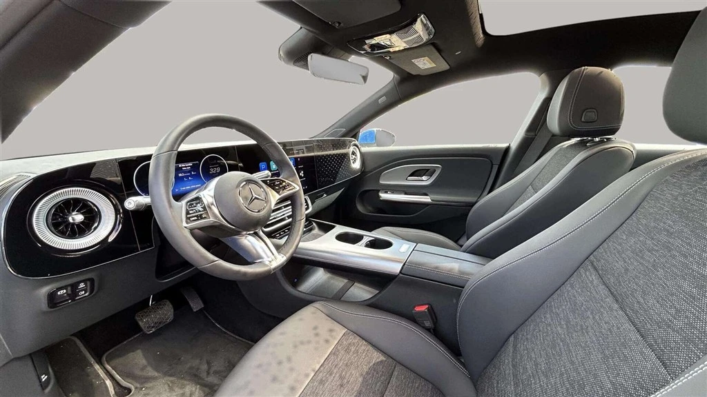 Mercedes-Benz-CLA-image-9