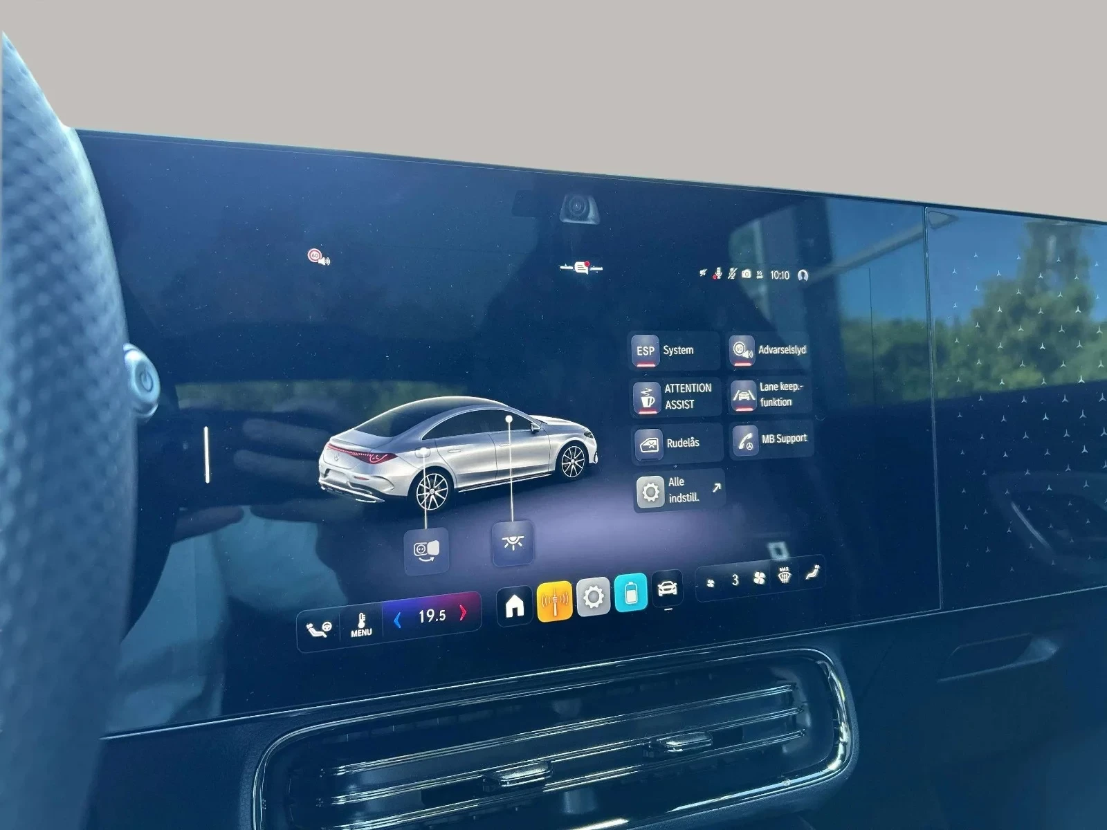 Mercedes-Benz-CLA-image-15