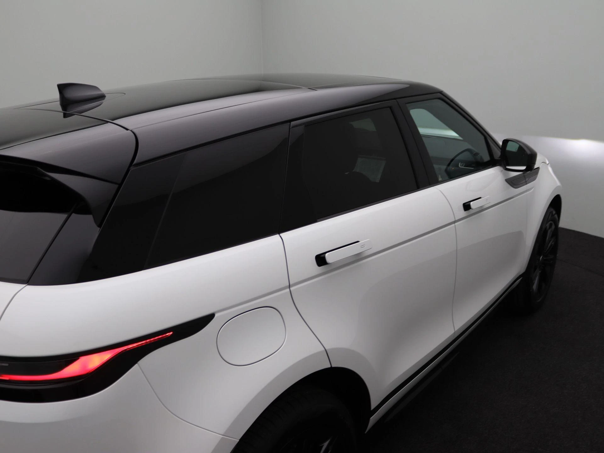 Land Rover-Range Rover Evoque-image-44