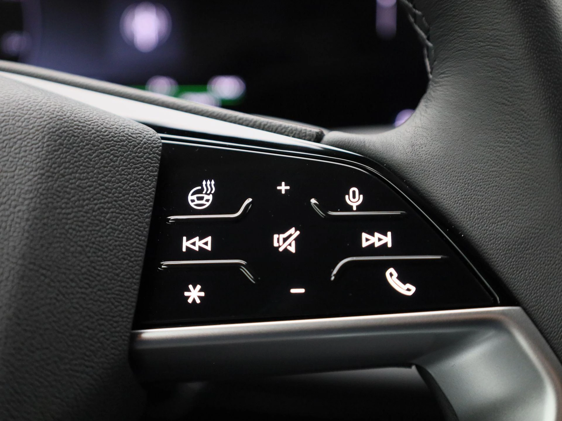 Audi-Q6 e-tron-image-30