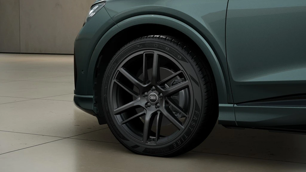 Audi Q4 e-tron SUV quattro performance 250 kW
