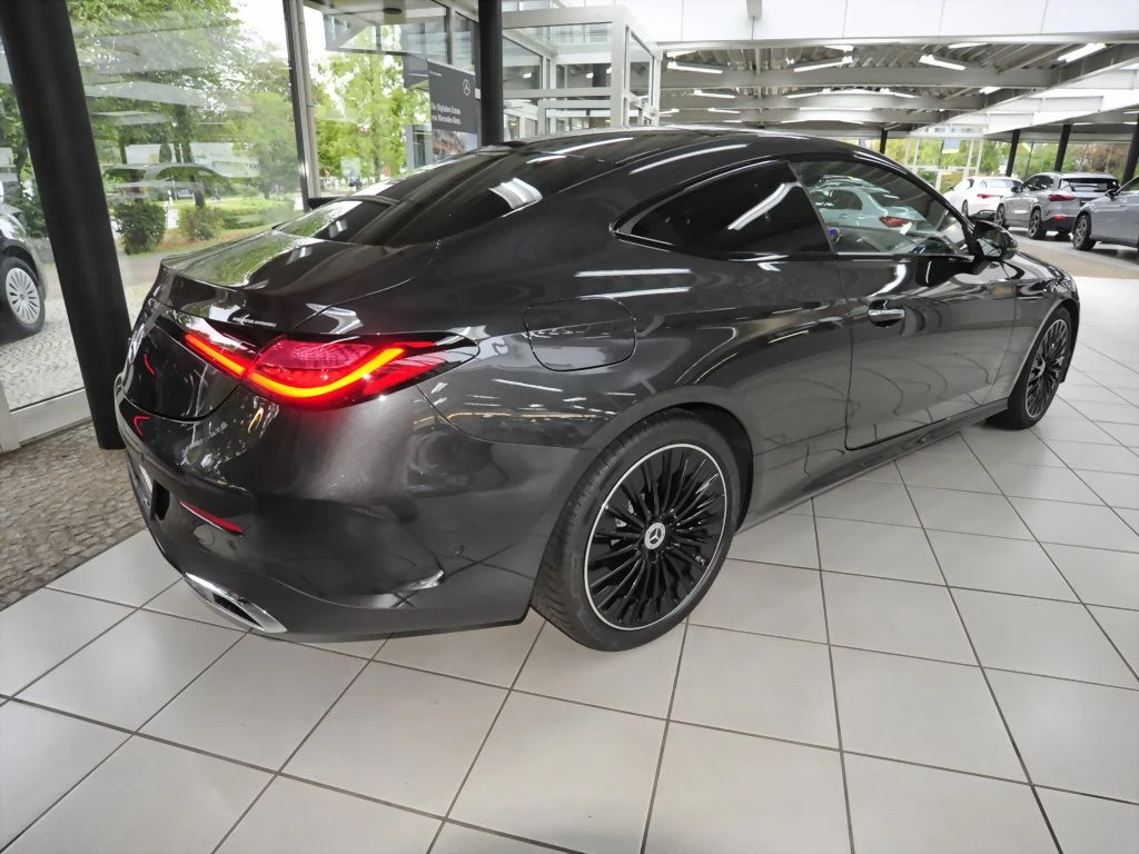 Mercedes-Benz-CLE 200-image-5