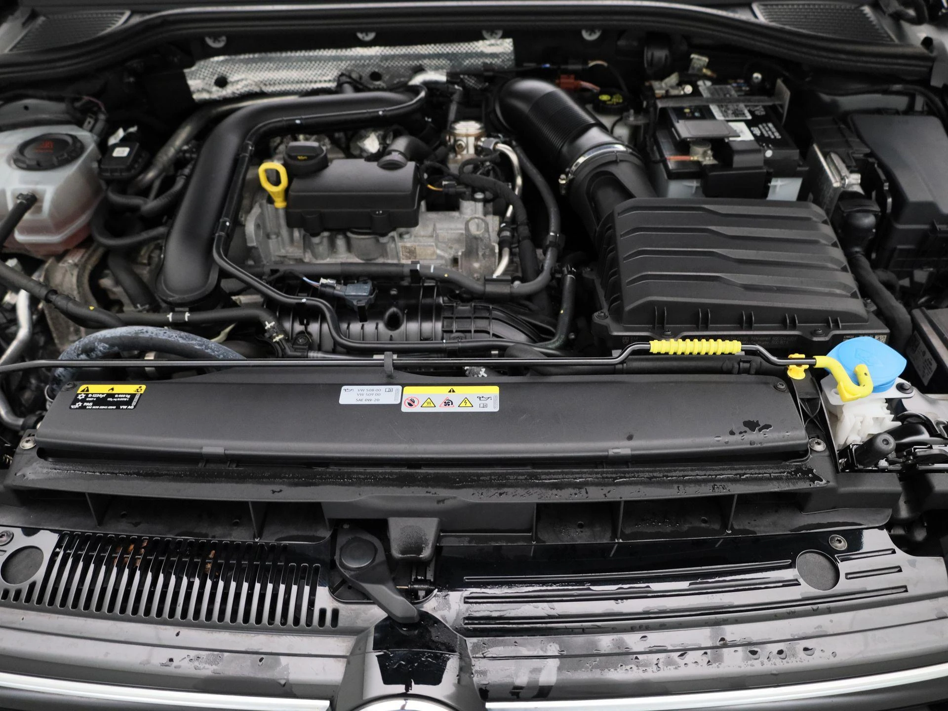 Volkswagen-Golf-image-28
