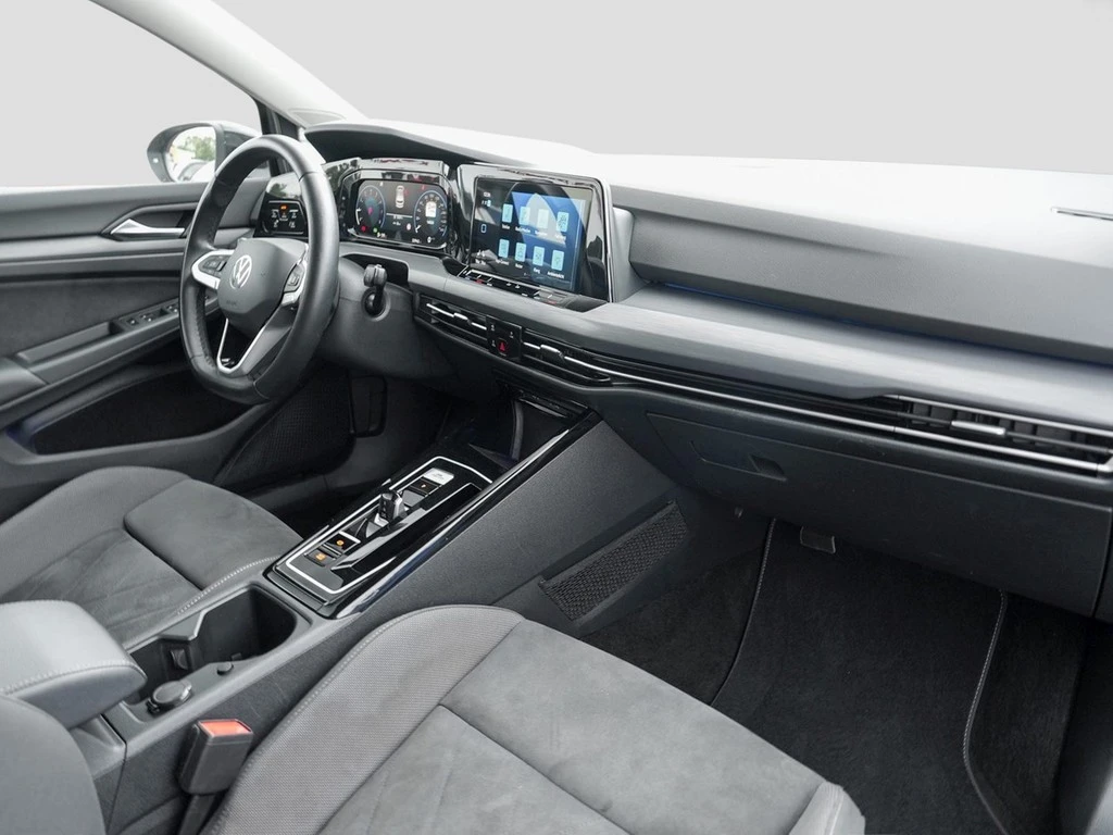 Volkswagen-Golf-image-8