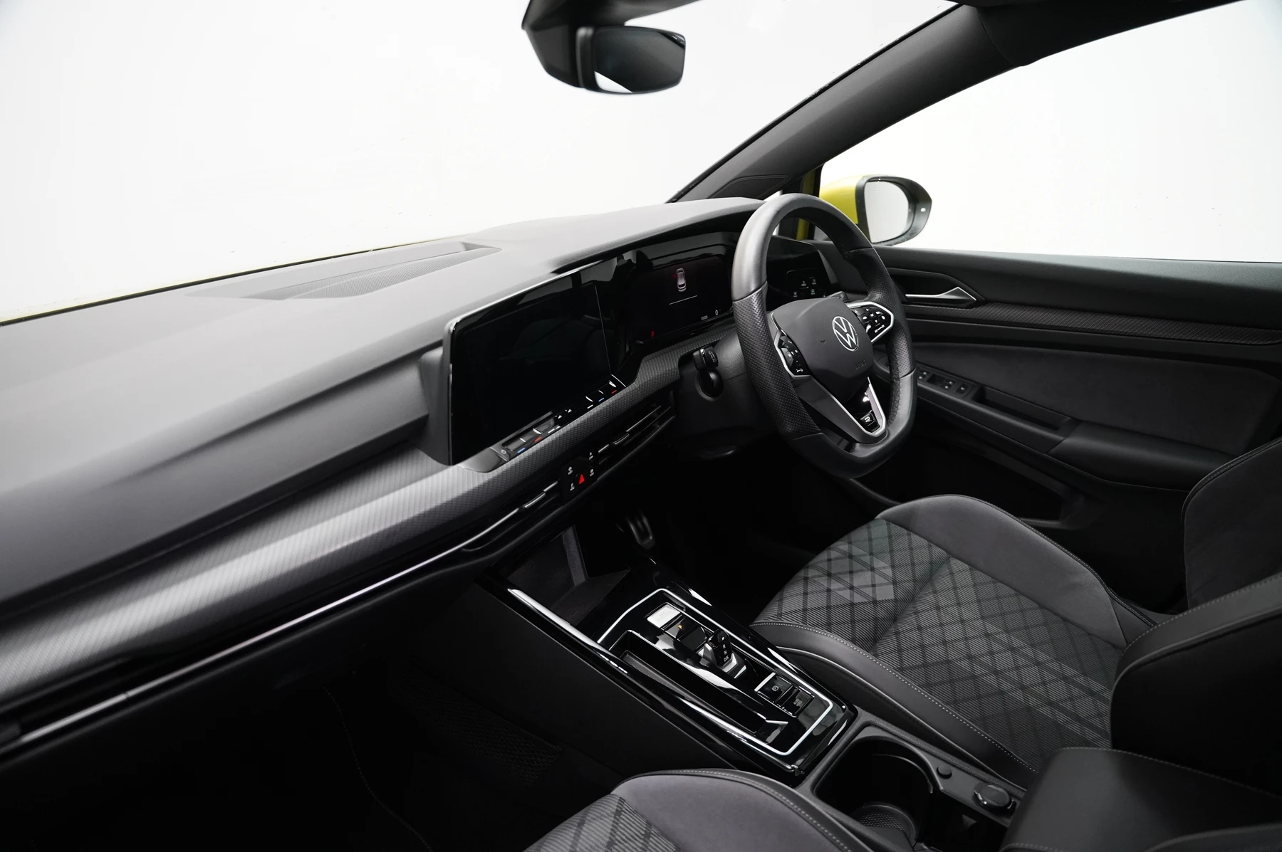 Volkswagen-Golf-image-1