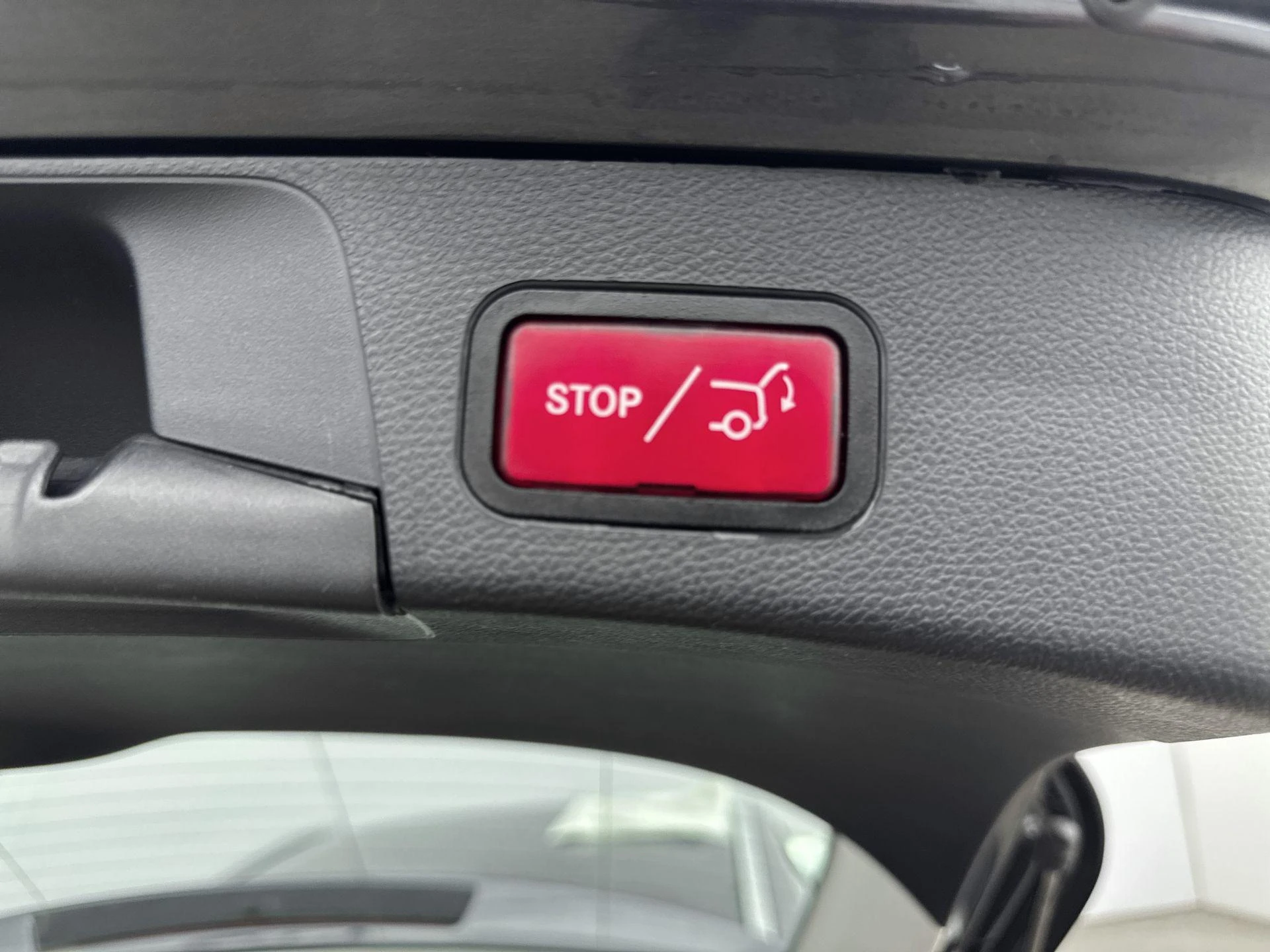 Mercedes-Benz-C-Klasse-image-17