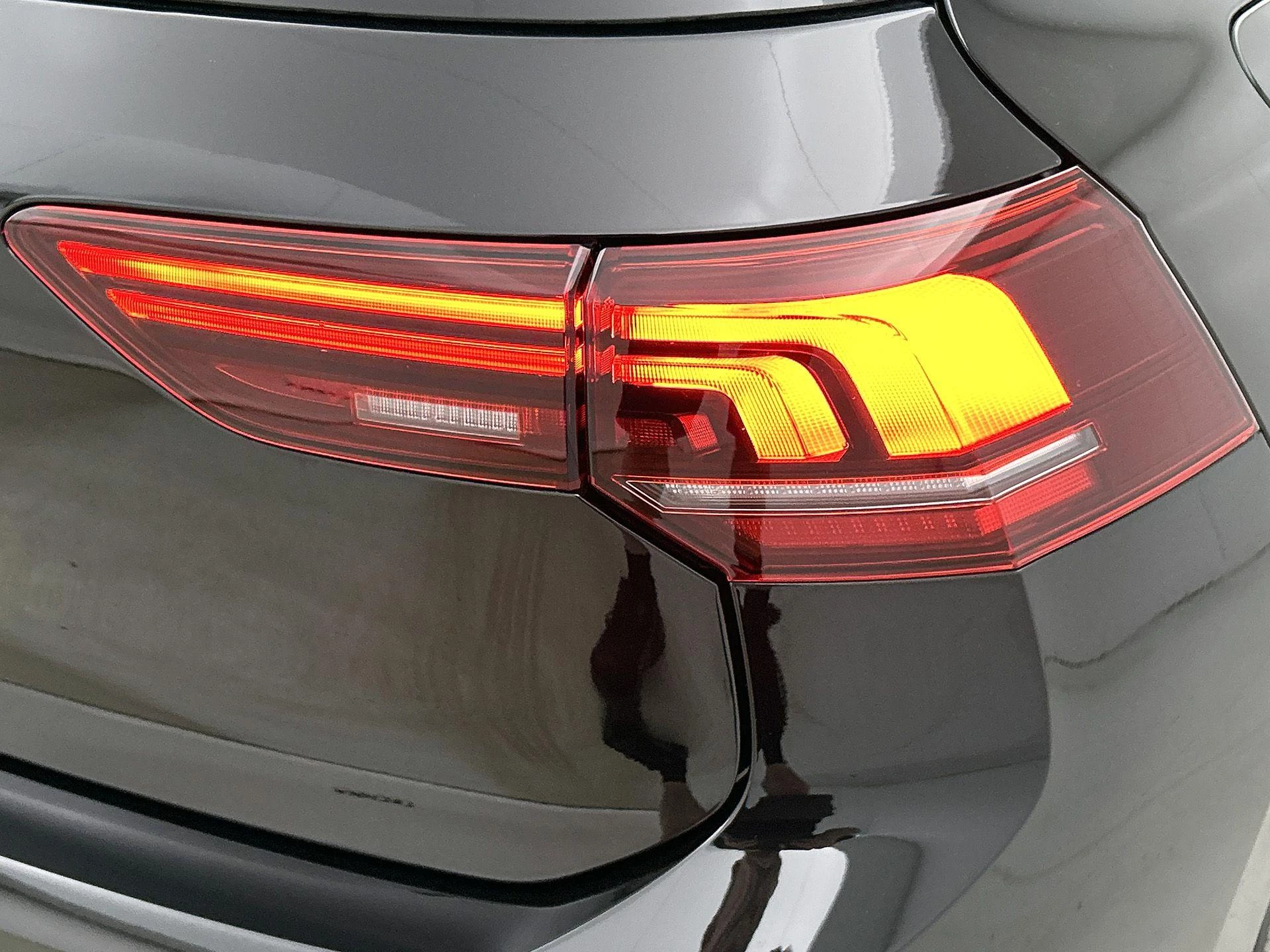 Volkswagen-Golf-image-27