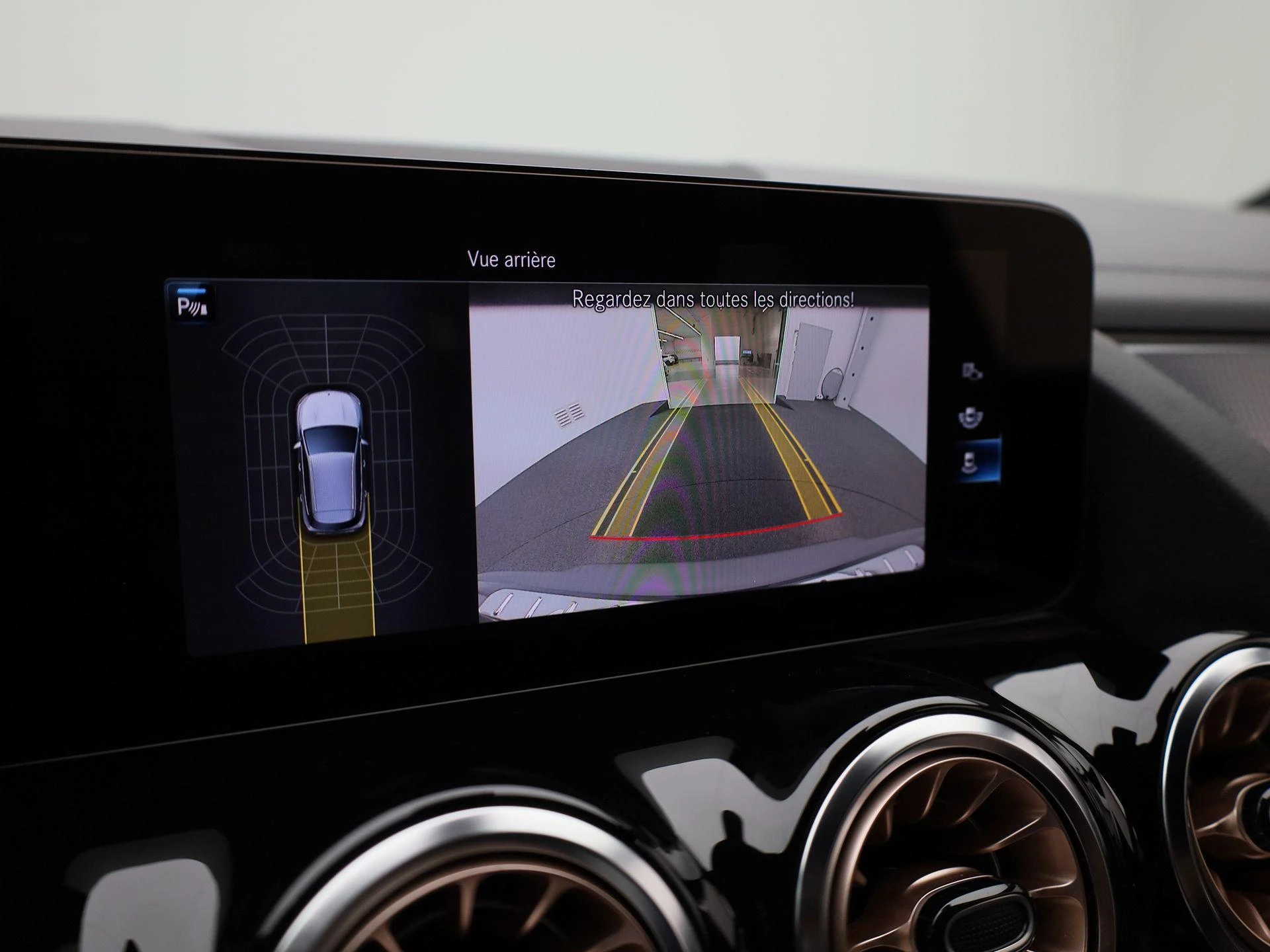 Mercedes-Benz-EQA-image-28