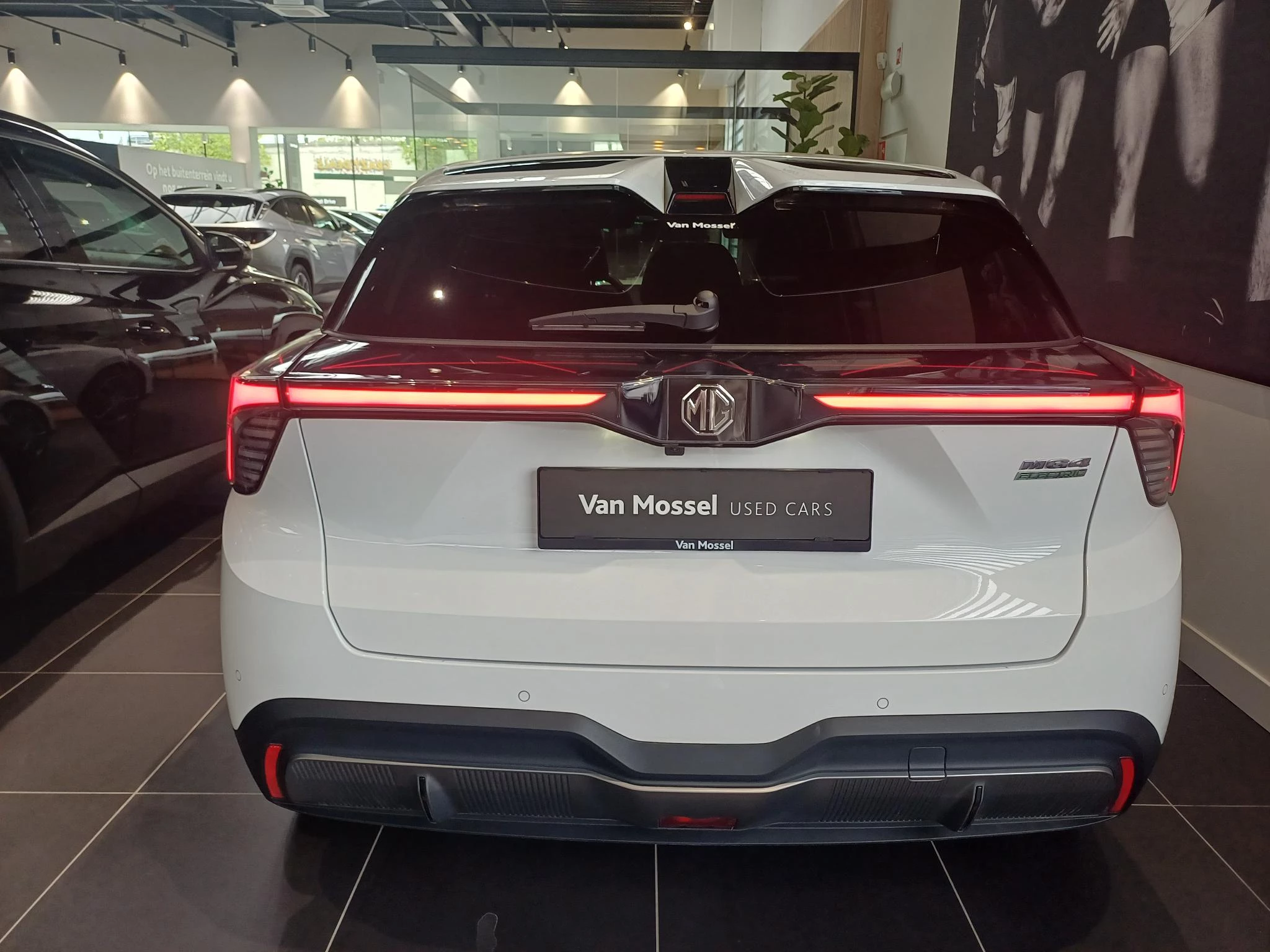 MG MG4 EV 64 kWh Luxury