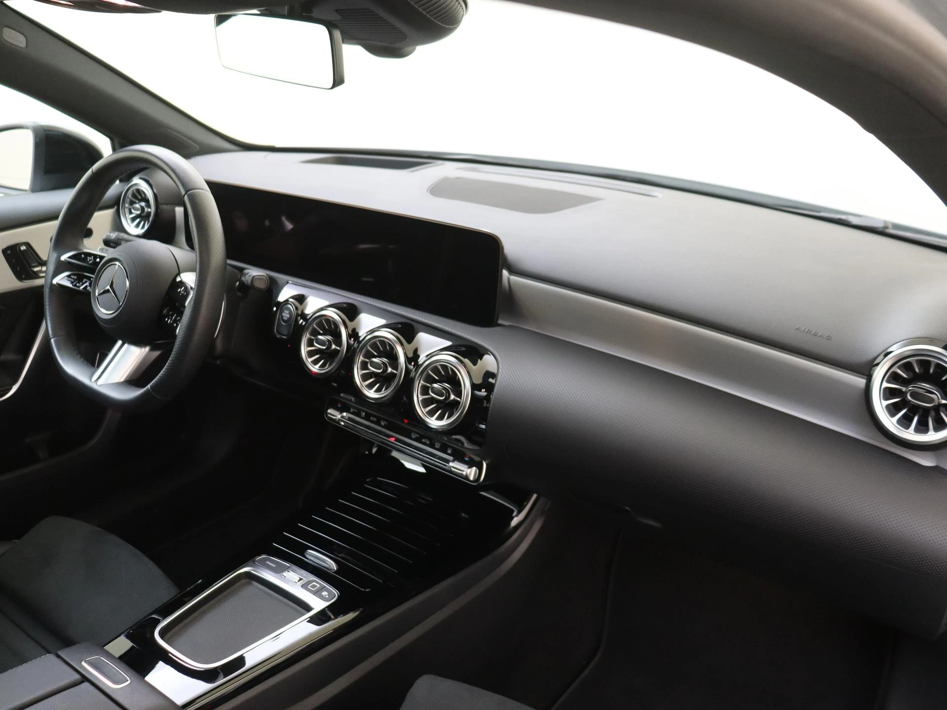 Mercedes-Benz A-Klasse 250 e Business Solution AMG