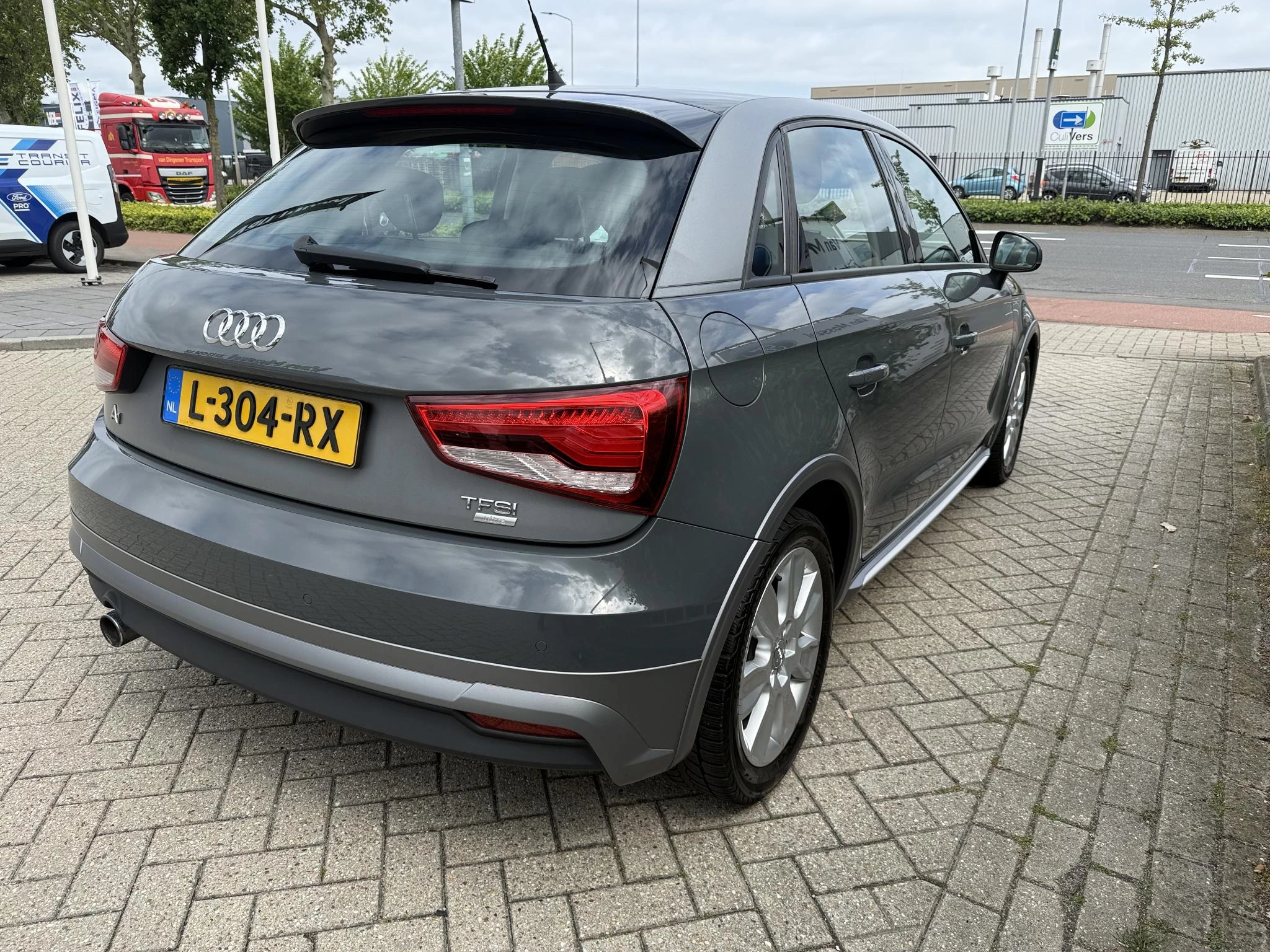 Audi-A1 Sportback-image-4