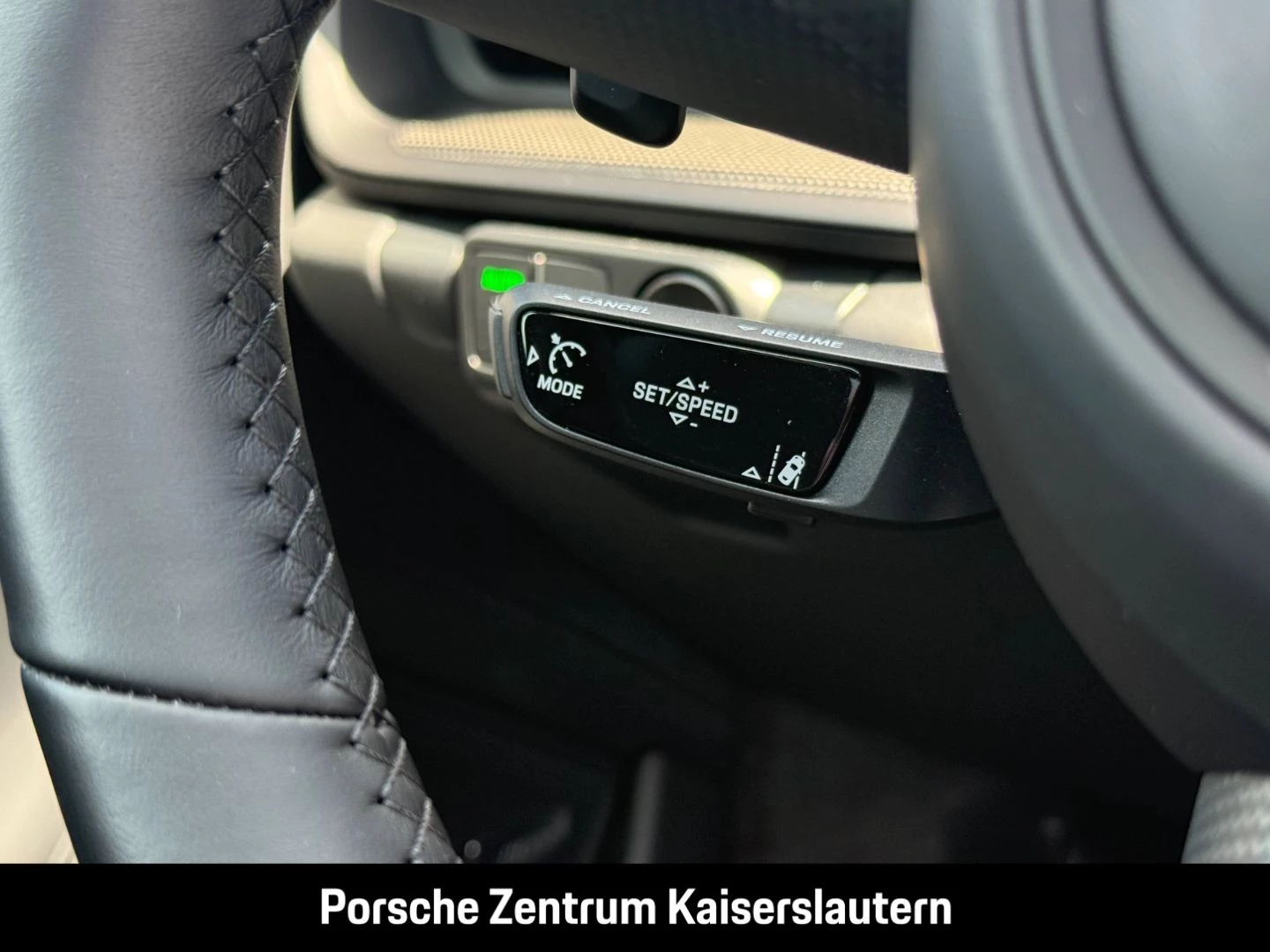 Porsche 911 992 Carrera Sportabgasanlage BOSE 21-Zoll carrera s