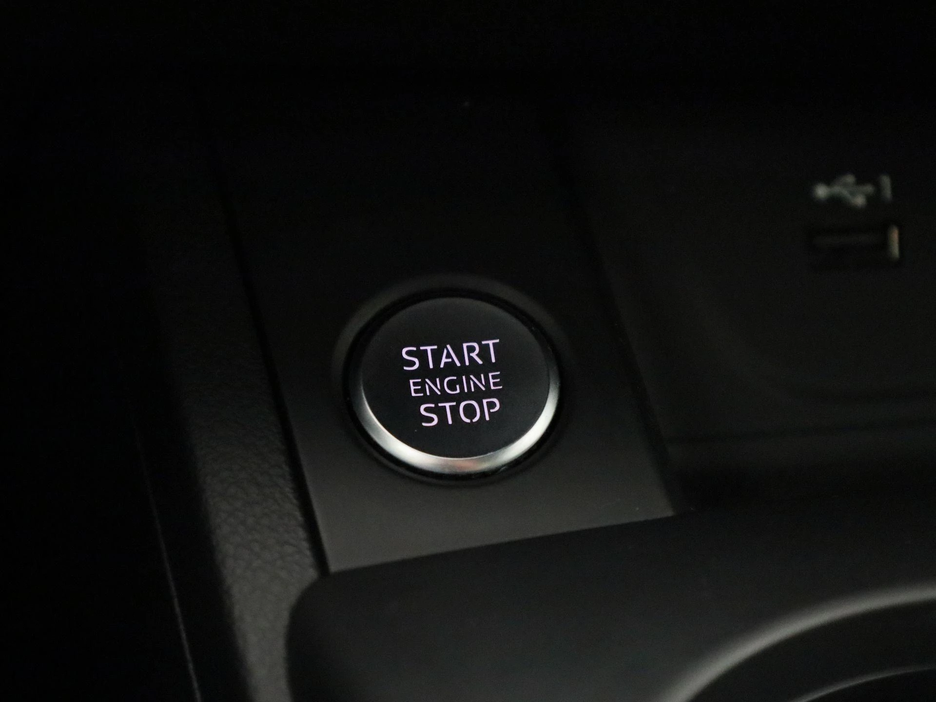 Audi A4 2.0 30 TDi 100kW S tronic Attraction B.E