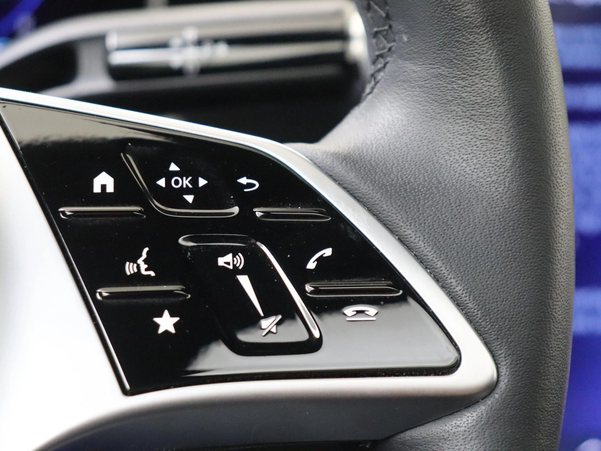Mercedes-Benz-EQE-image-14