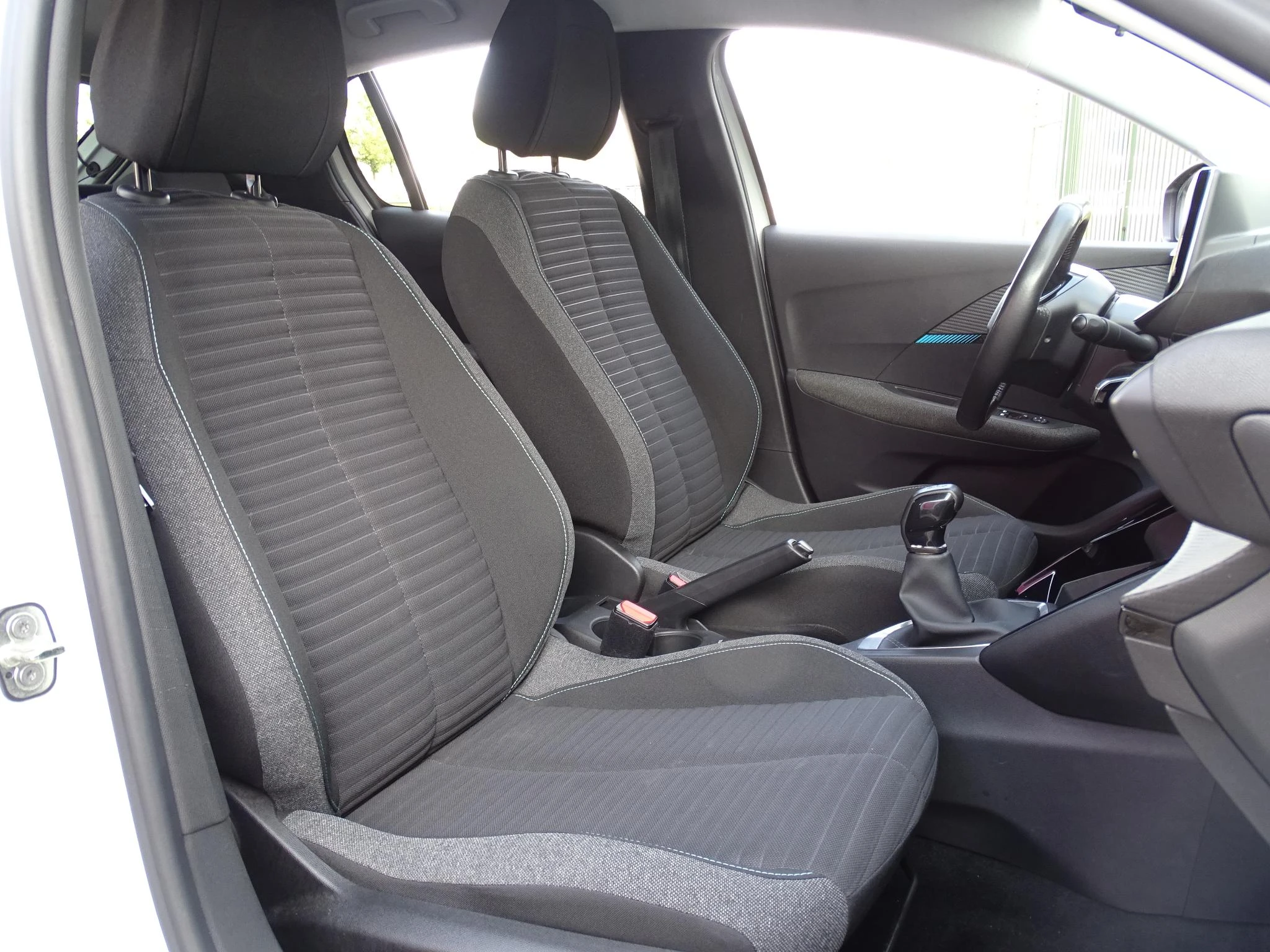 Peugeot-208-image-20