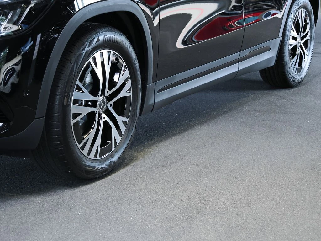Mercedes-Benz-GLA 180 d-image-2