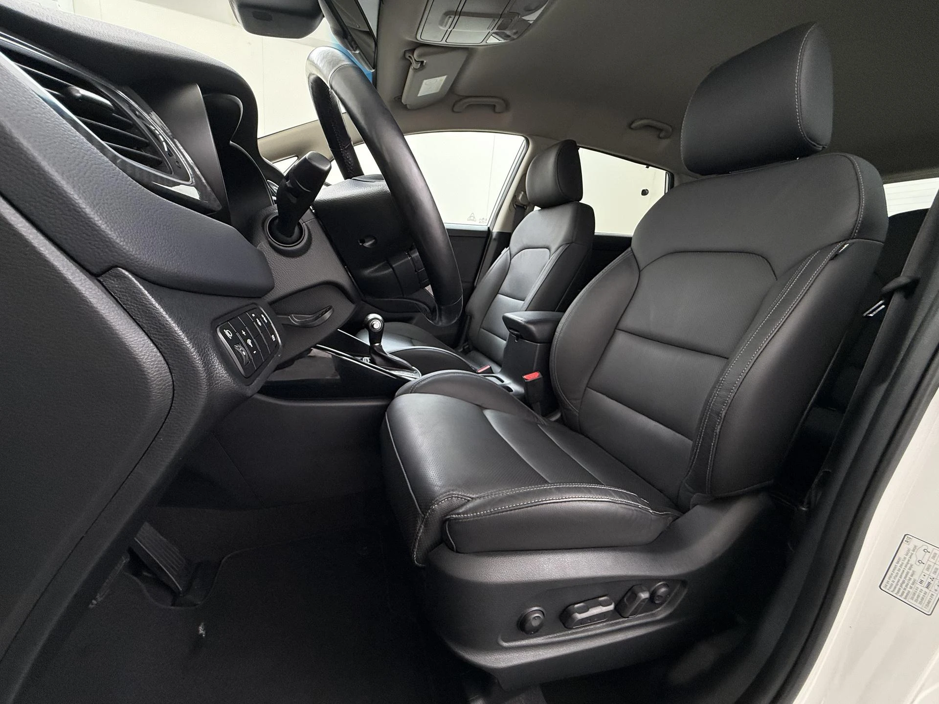 Kia-Carens-image-13