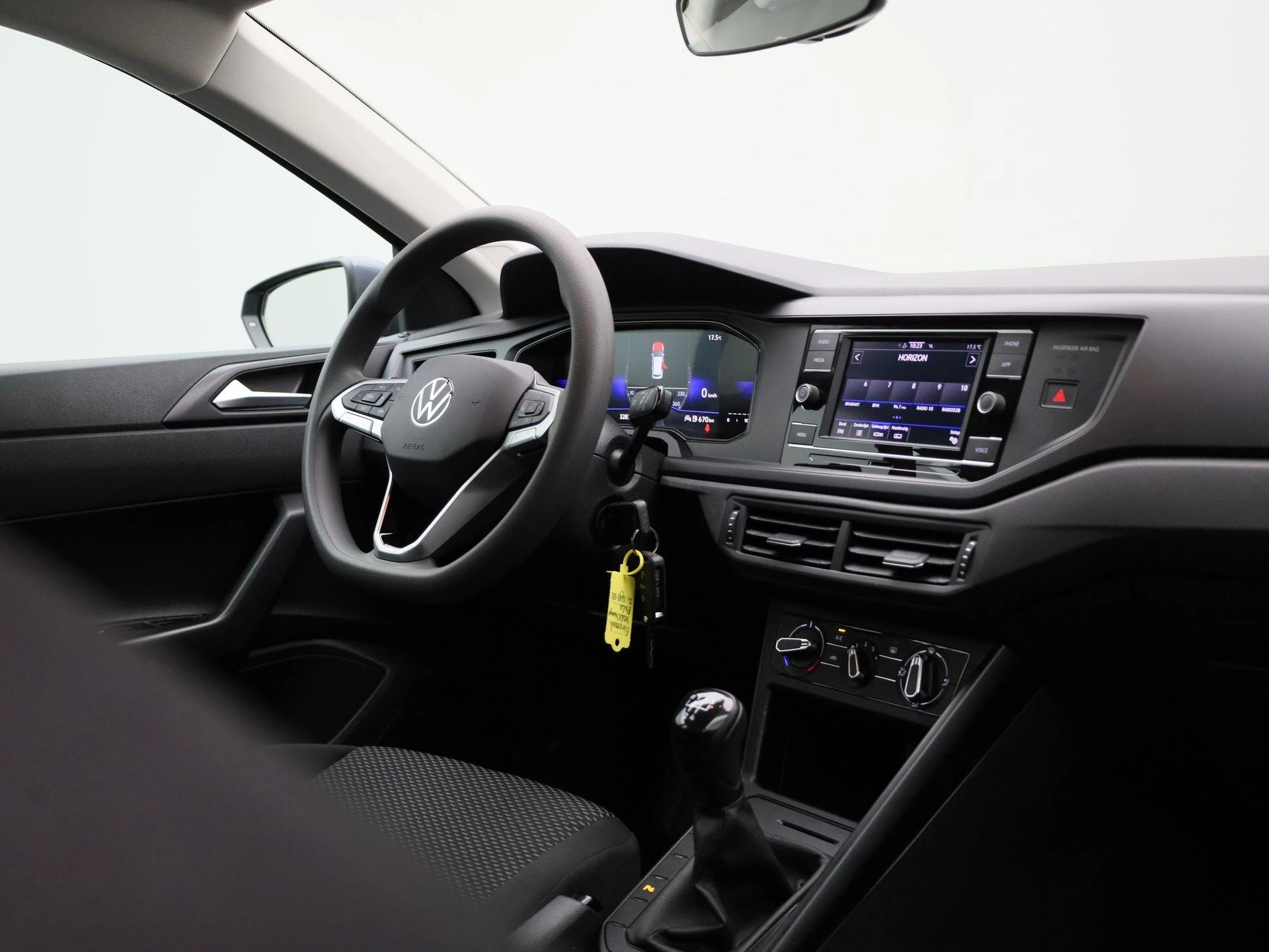 Volkswagen-Polo-image-31