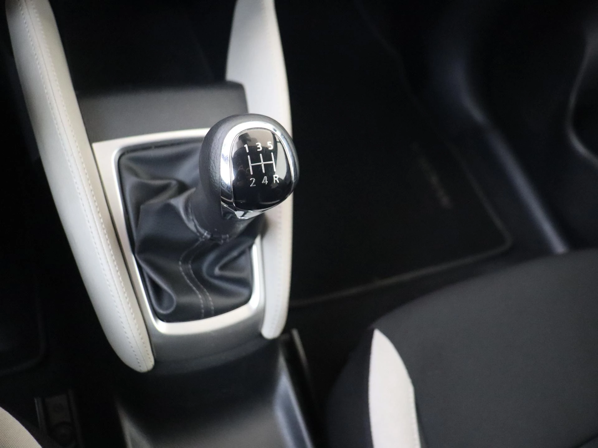 Nissan-Micra-image-14