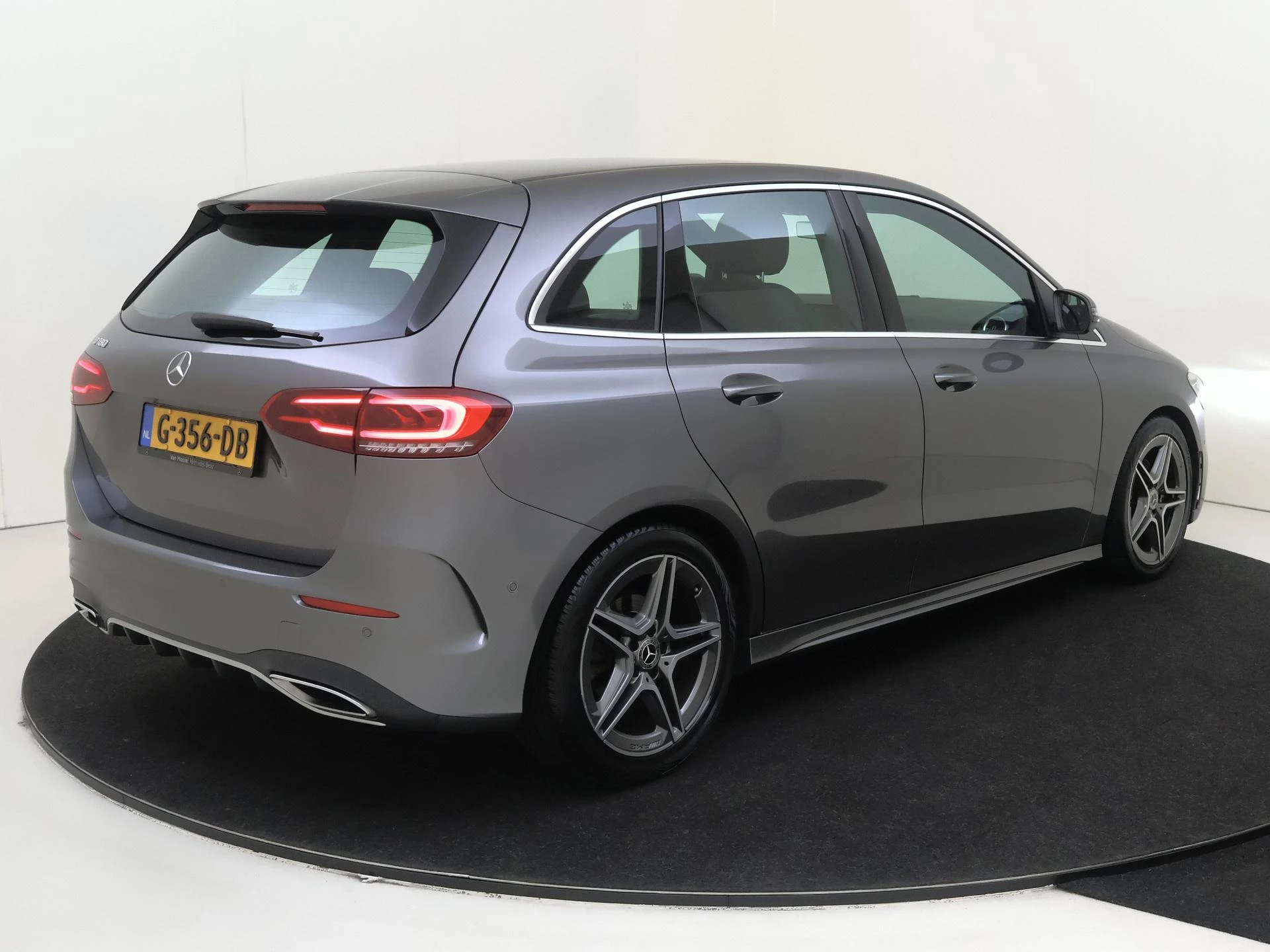 Mercedes-Benz-B-Klasse-image-3