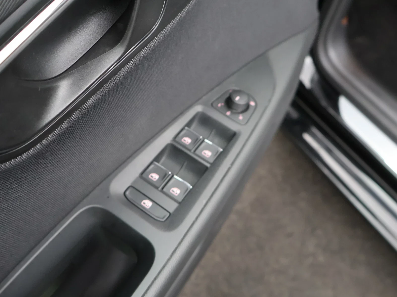 SEAT Leon ST Leon ST 1.4TSI FR 125PK *TREKHAAK*BLTH*APP-CONNECT*PDC ACHTER*NAVI*...*