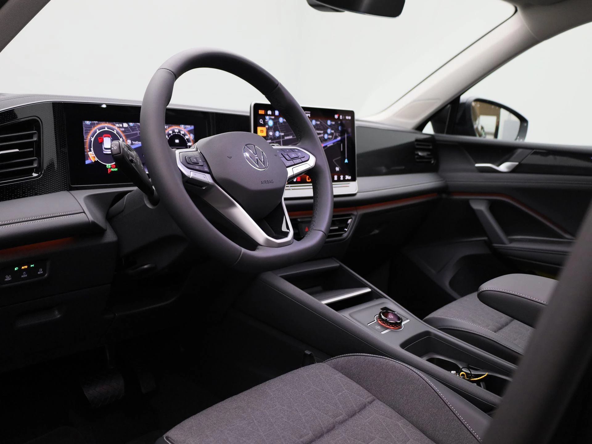 Volkswagen-Tiguan-image-35