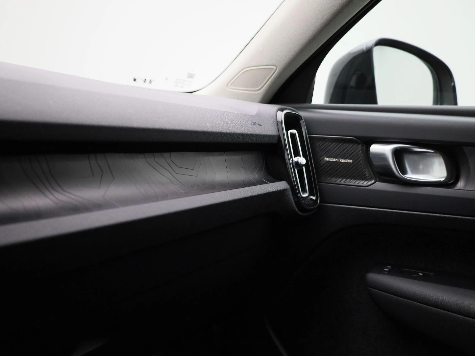 Volvo-XC40-image-28