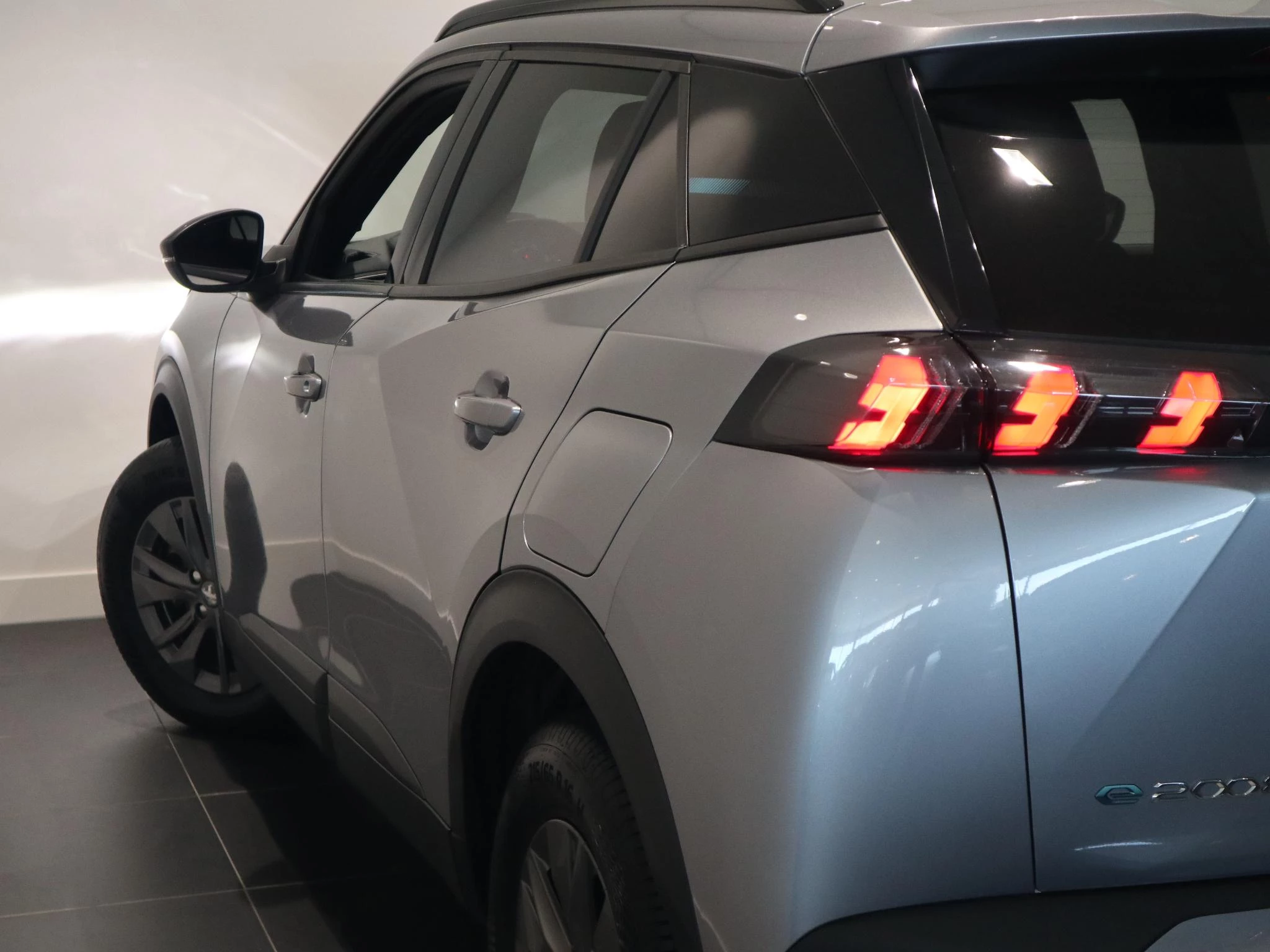 Peugeot-e-2008-image-21
