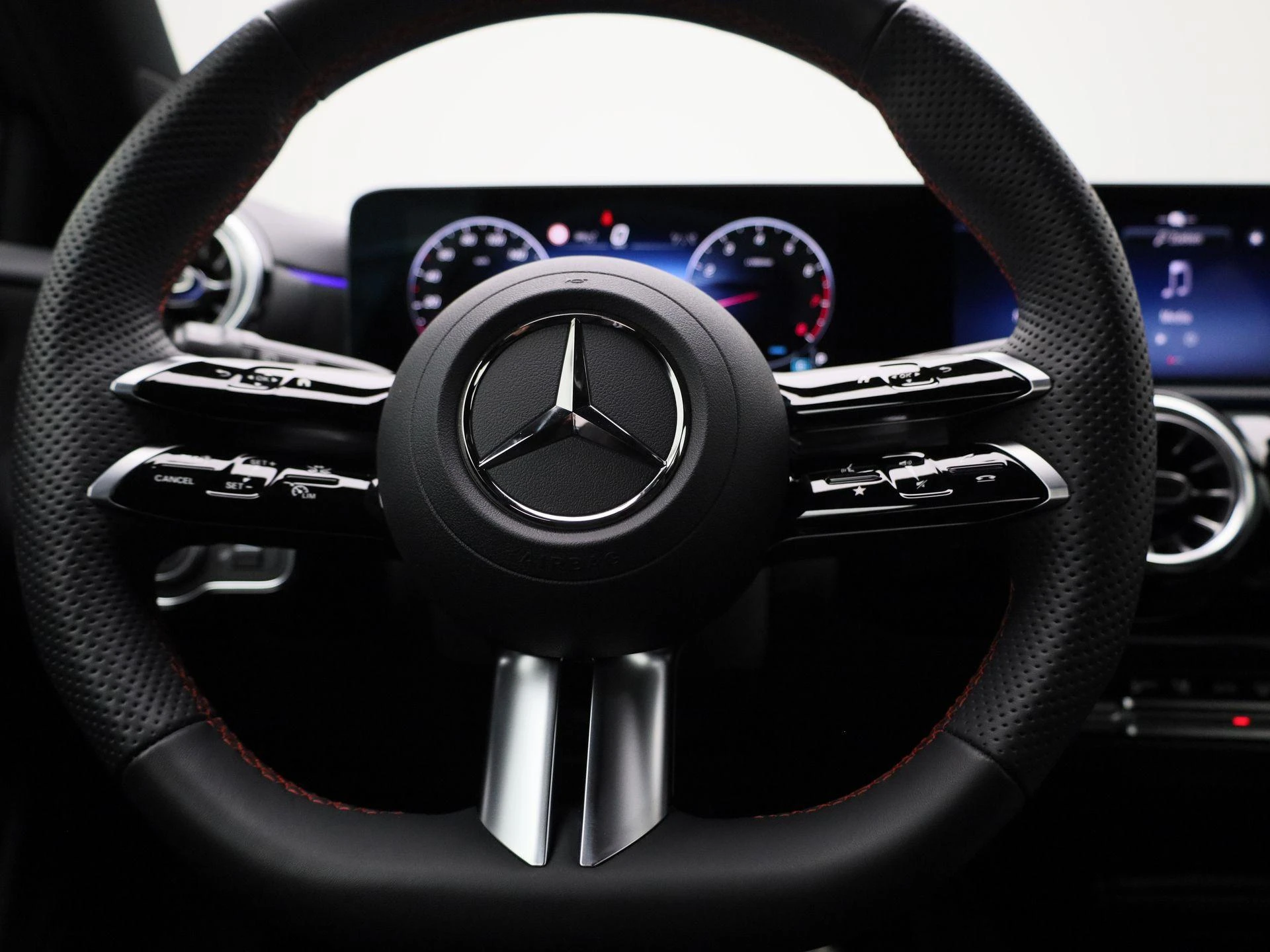 Mercedes-Benz-Classe A-image-6