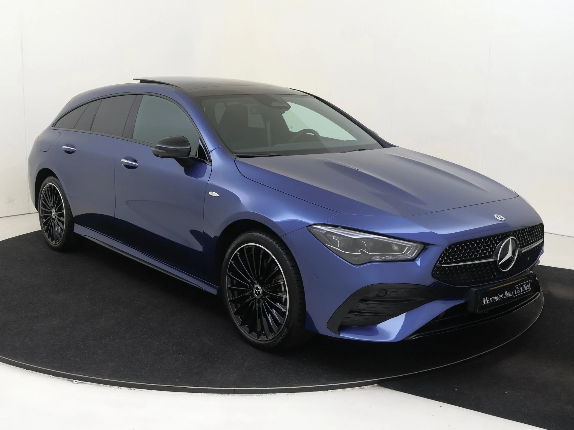 Mercedes-Benz-CLA-image-1