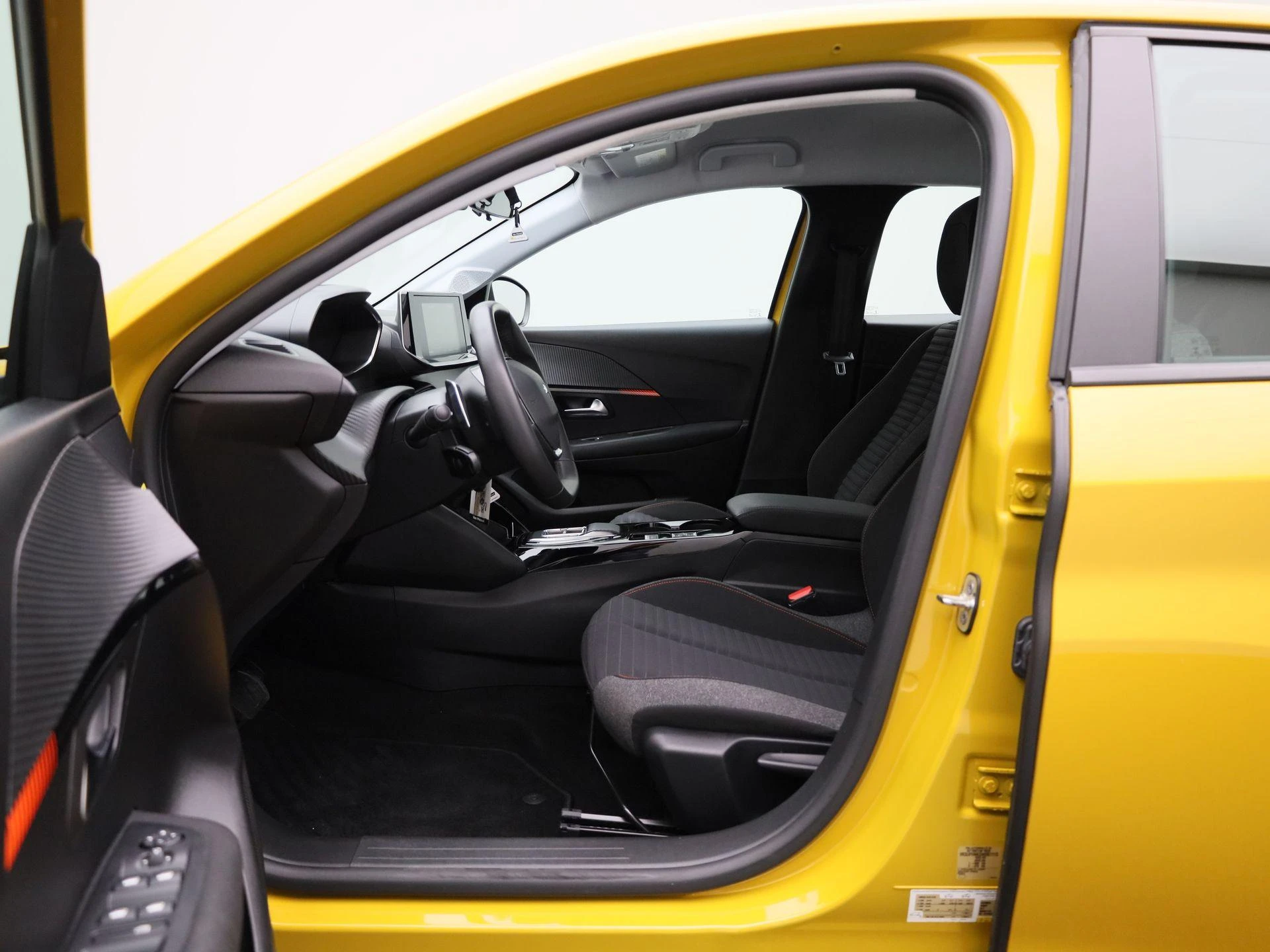 Peugeot-208-image-9