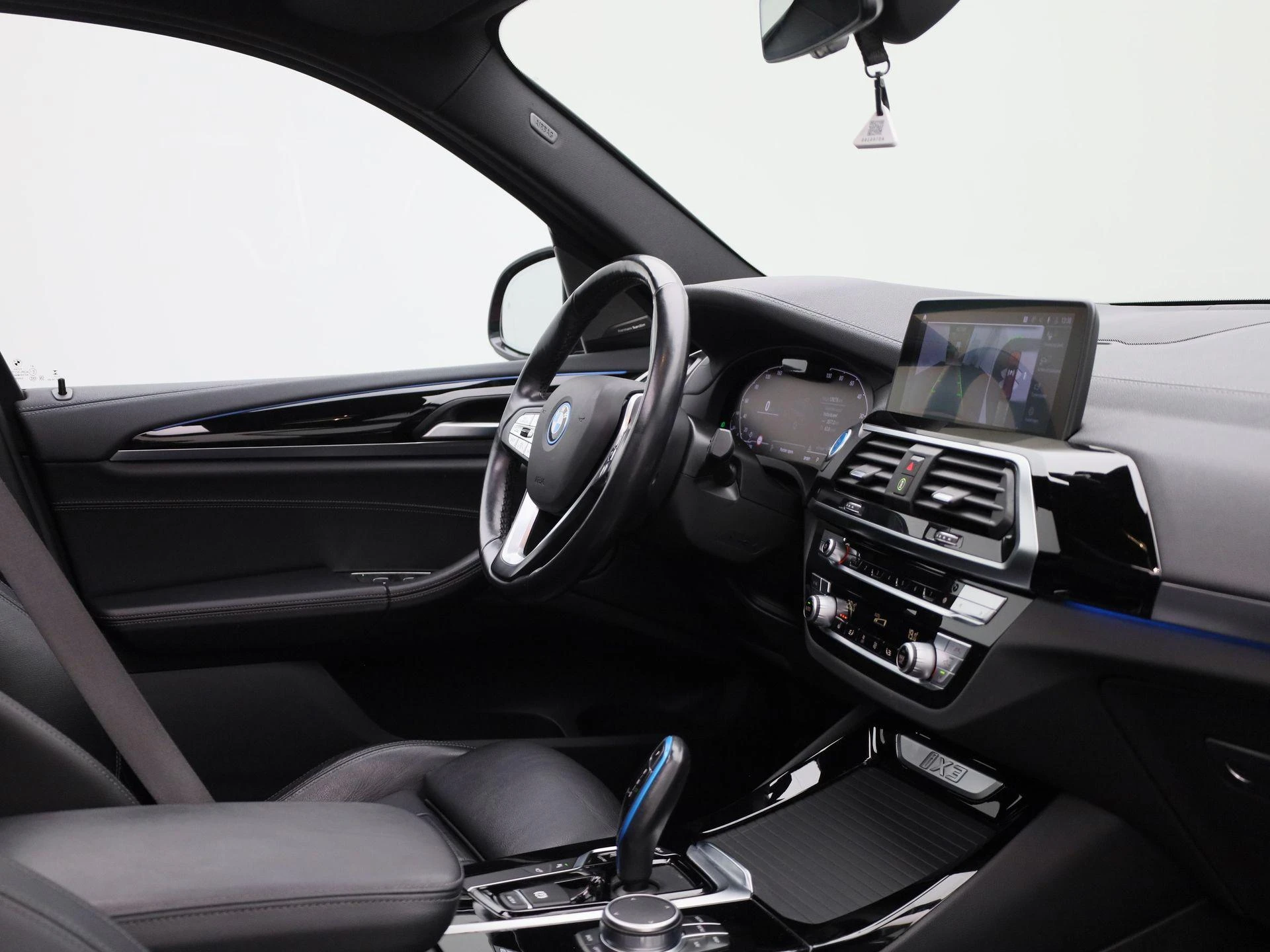 BMW-iX3-image-37