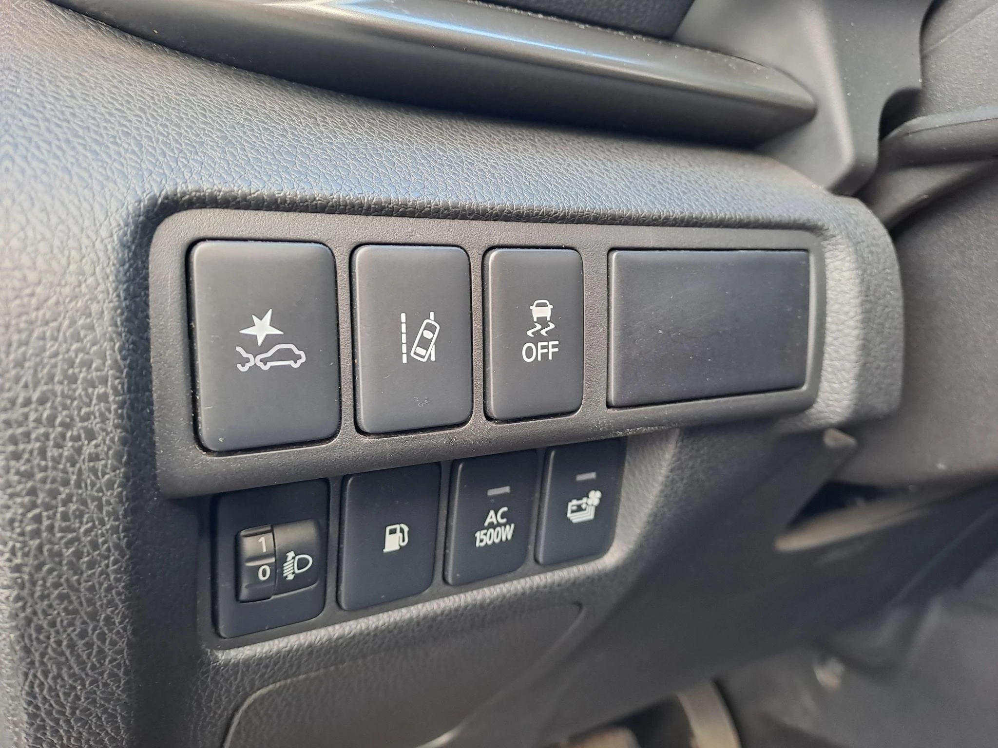 Mitsubishi-Eclipse Cross-image-8