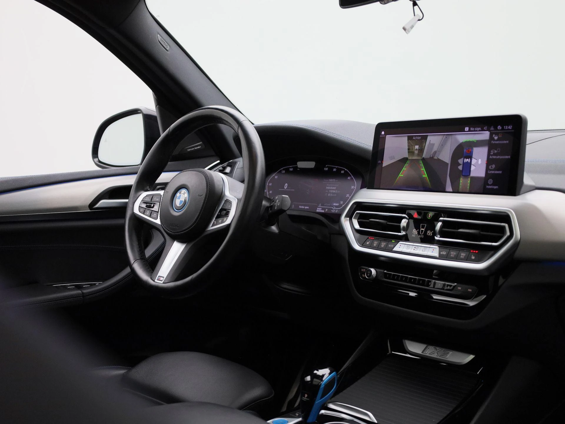 BMW-iX3-image-43