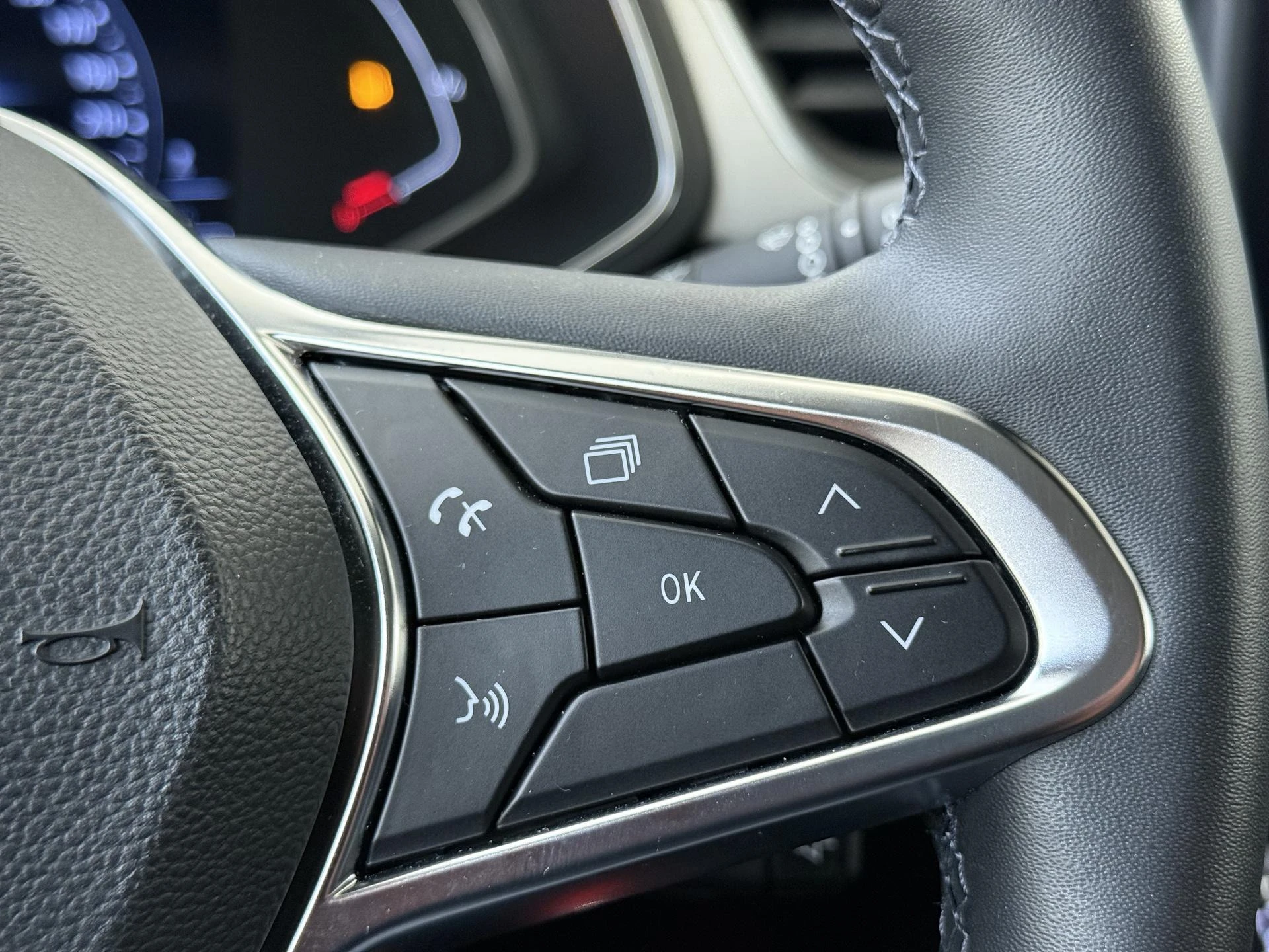 Renault-Captur-image-12