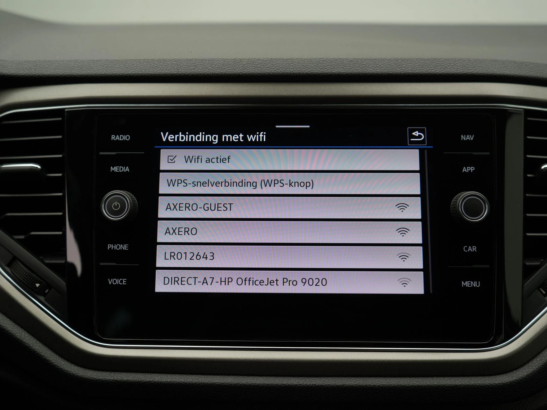 Volkswagen-T-Roc-image-18