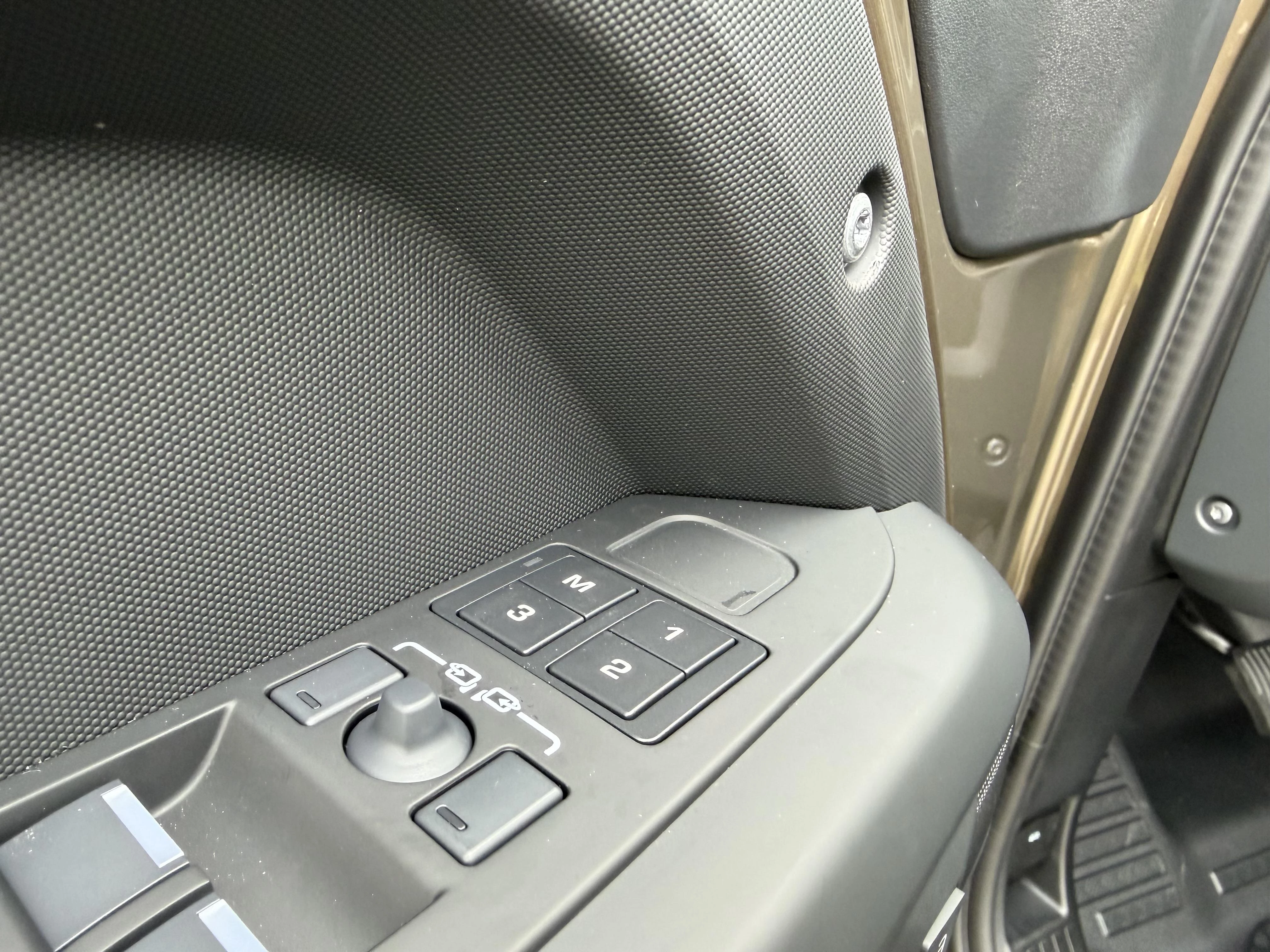 Land Rover Defender 90 D200 X-DYNAMIC