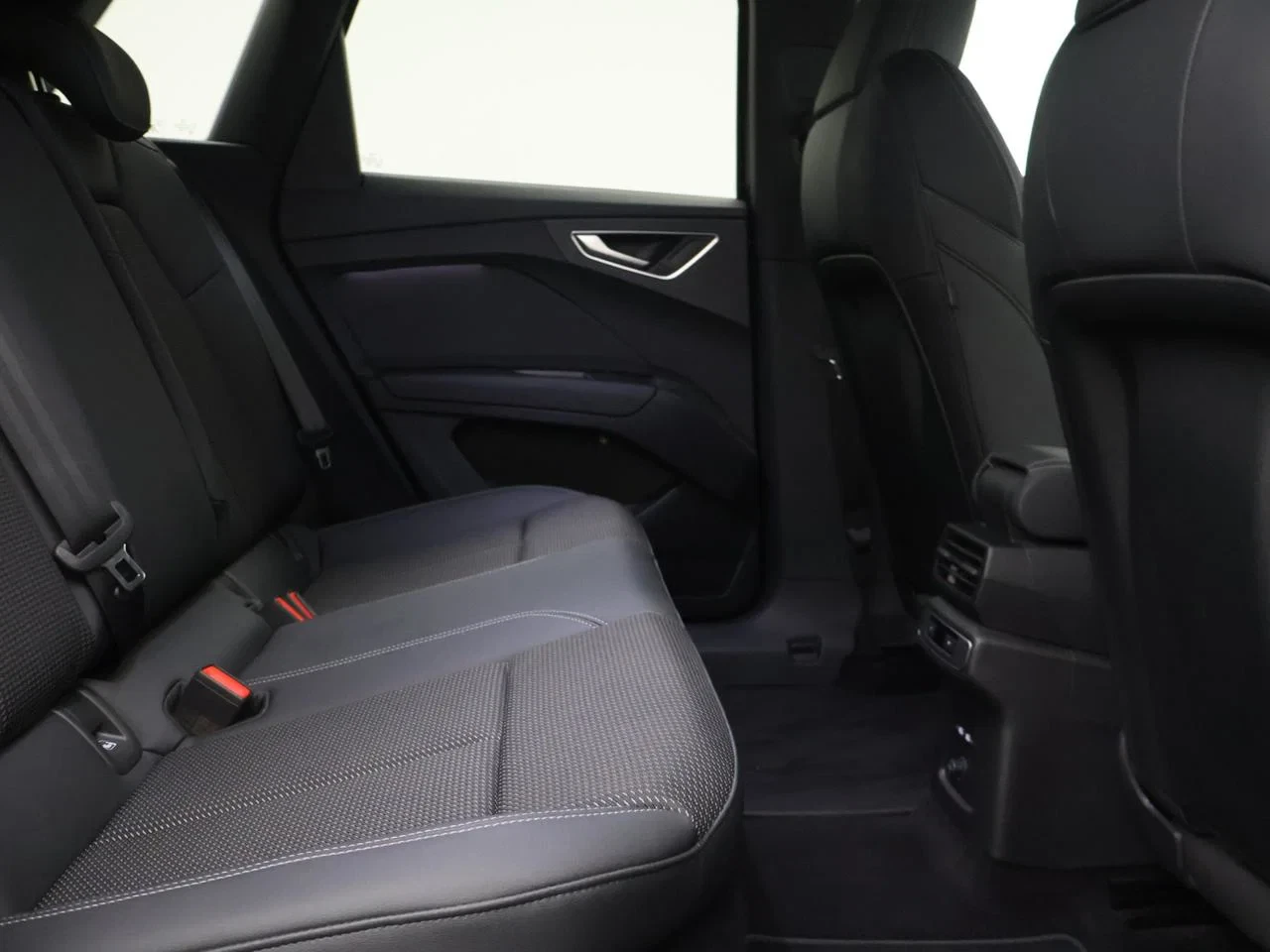 Audi-Q4 e-tron-image-18