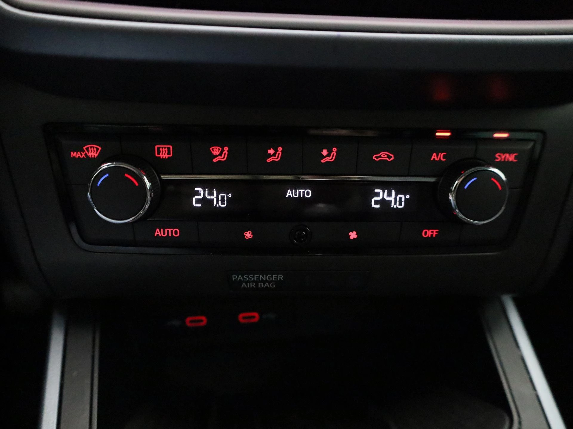 SEAT-Arona-image-18