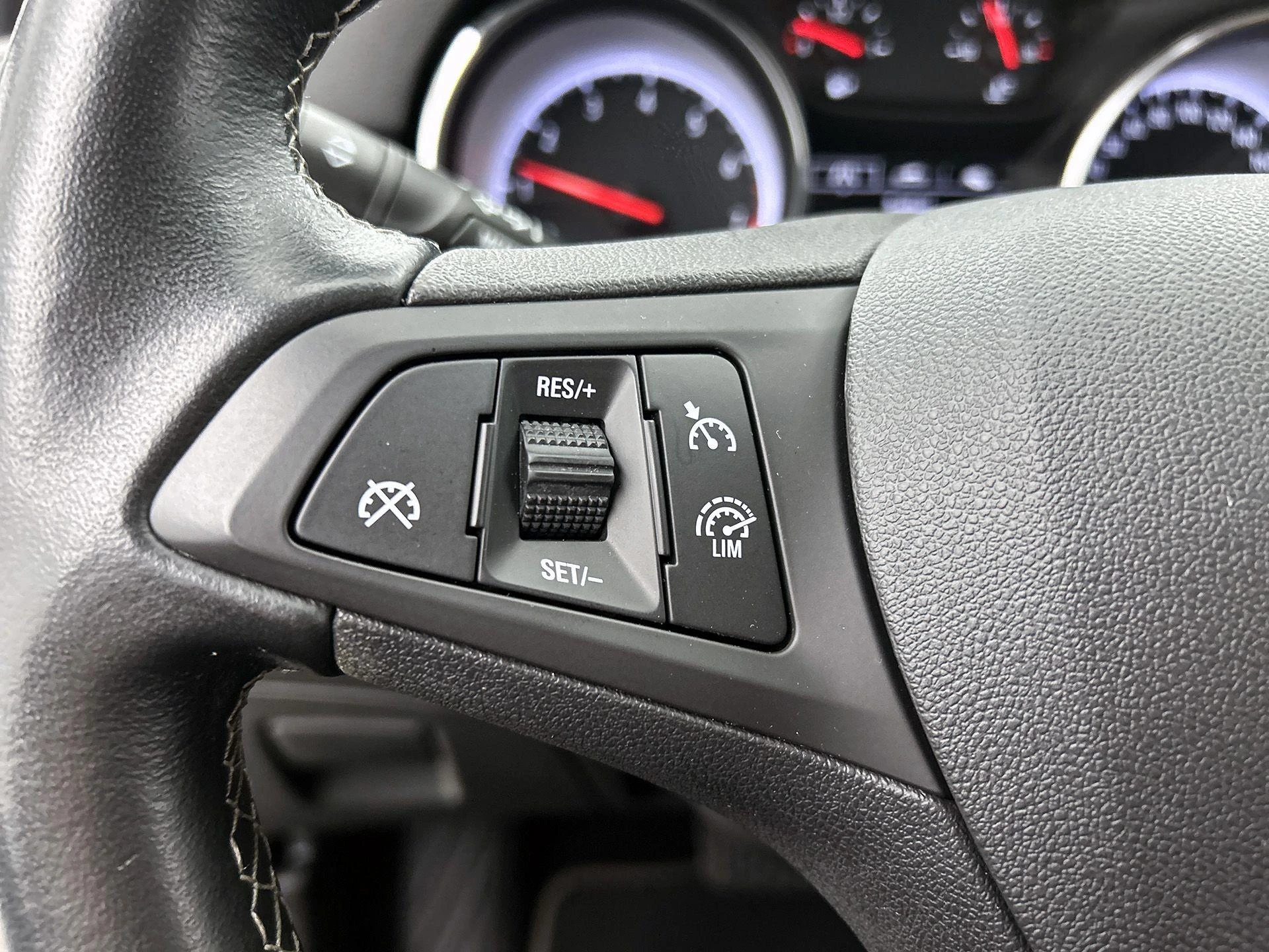 Opel-Astra-image-5