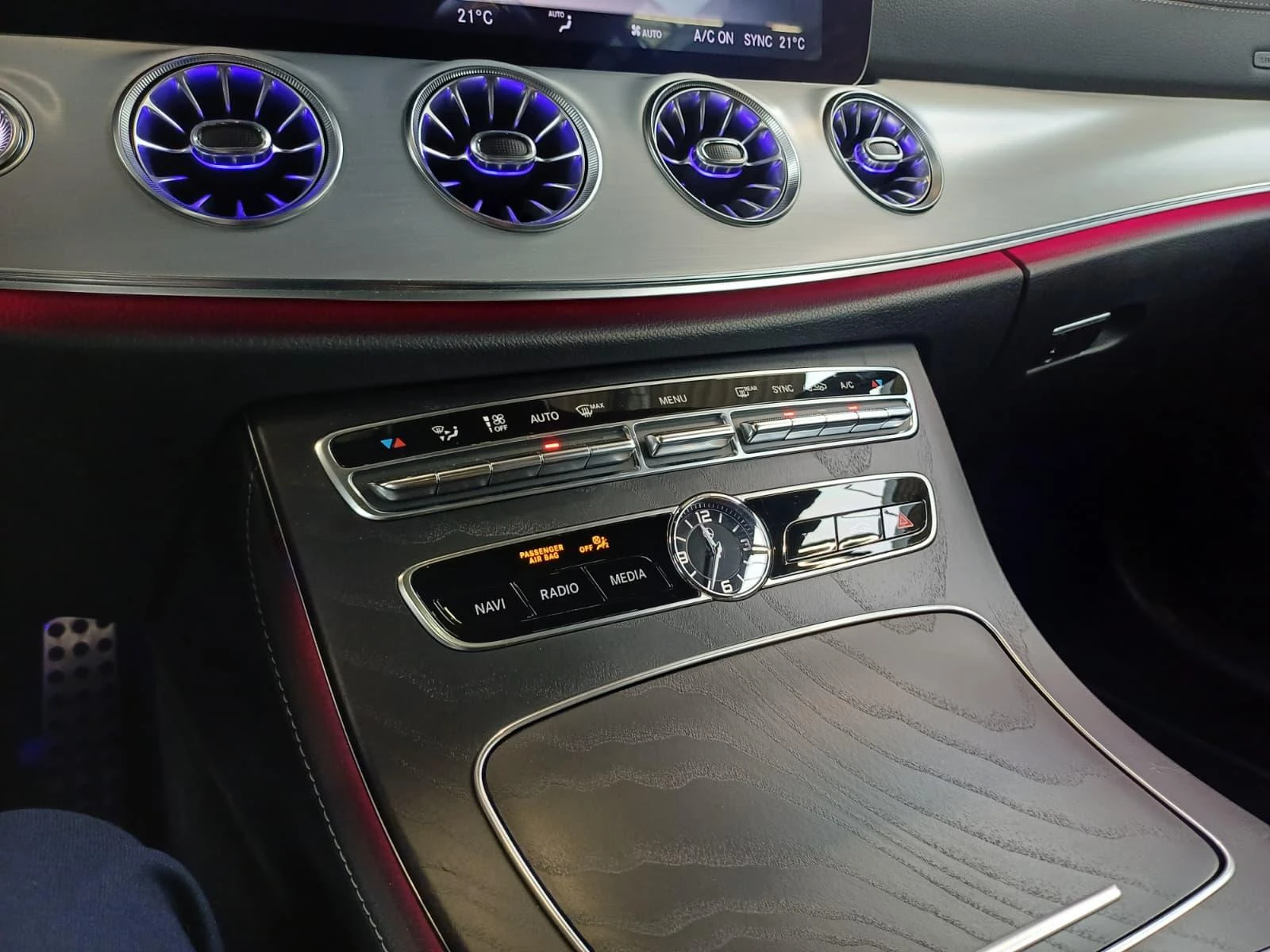 Mercedes-Benz-E-Klasse-image-13