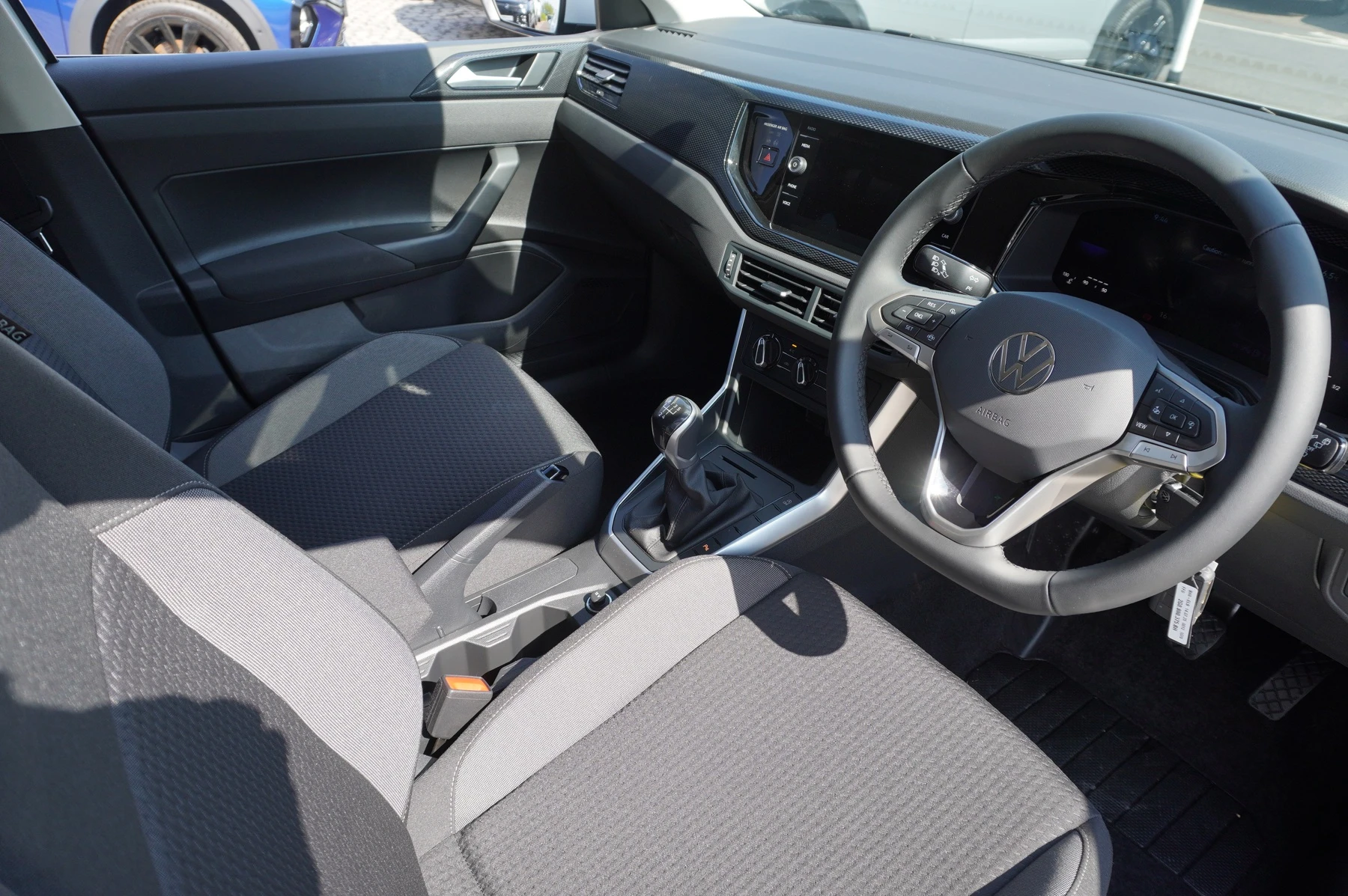 Volkswagen-Polo-image-5
