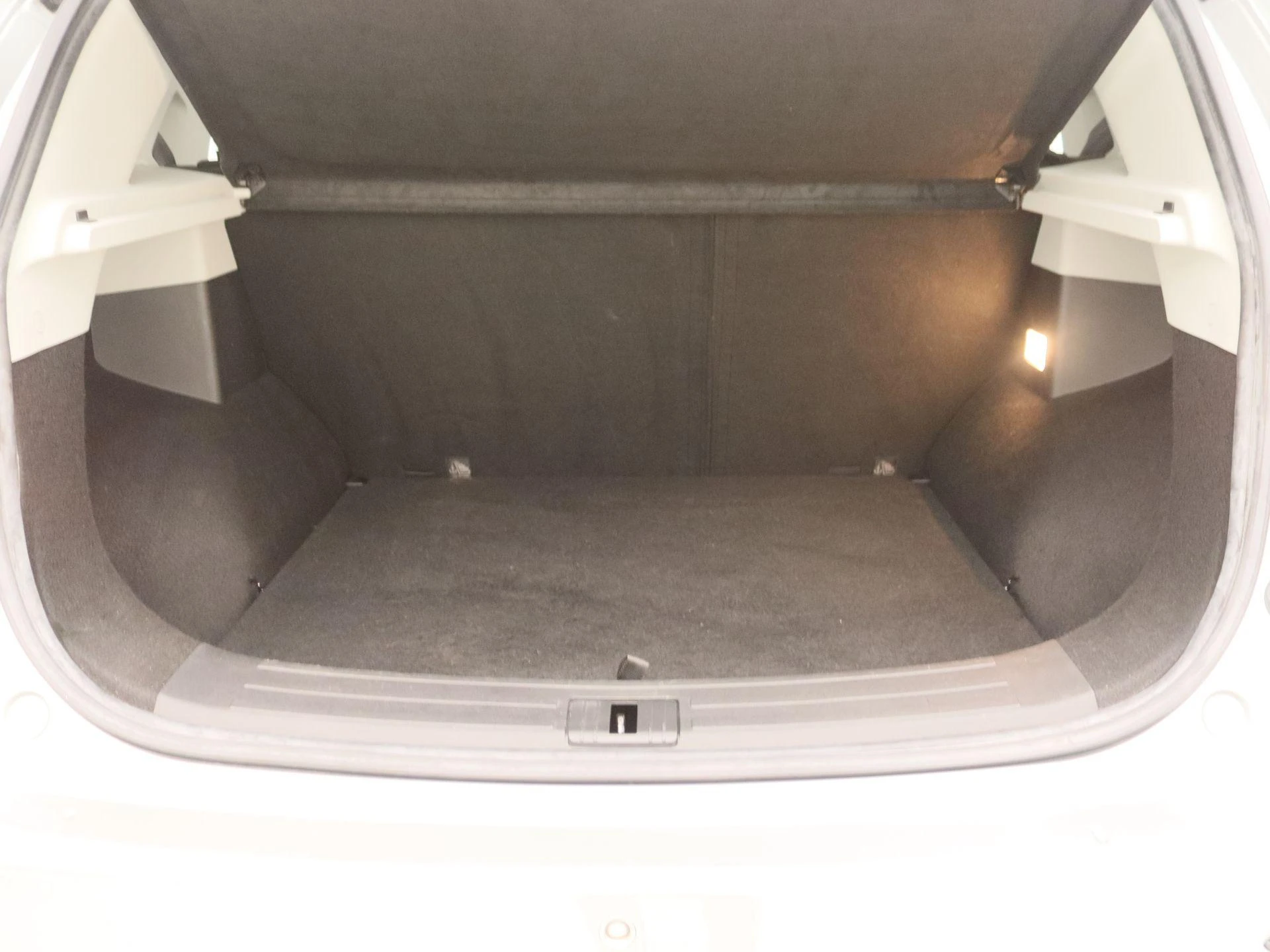 MG Standard Range Luxury 50 kWh