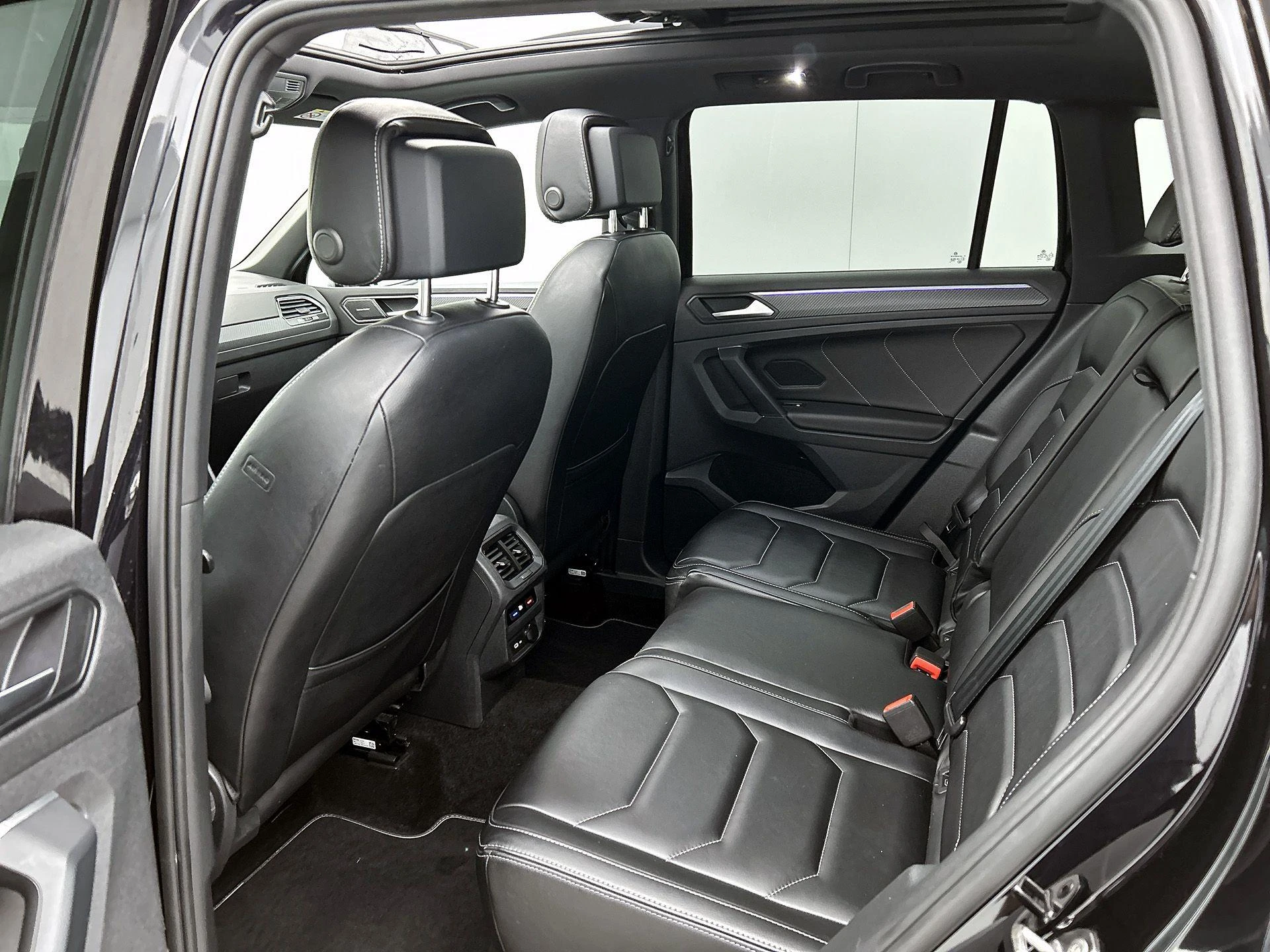 Volkswagen Tiguan 1.5 TSI R-Line Business+