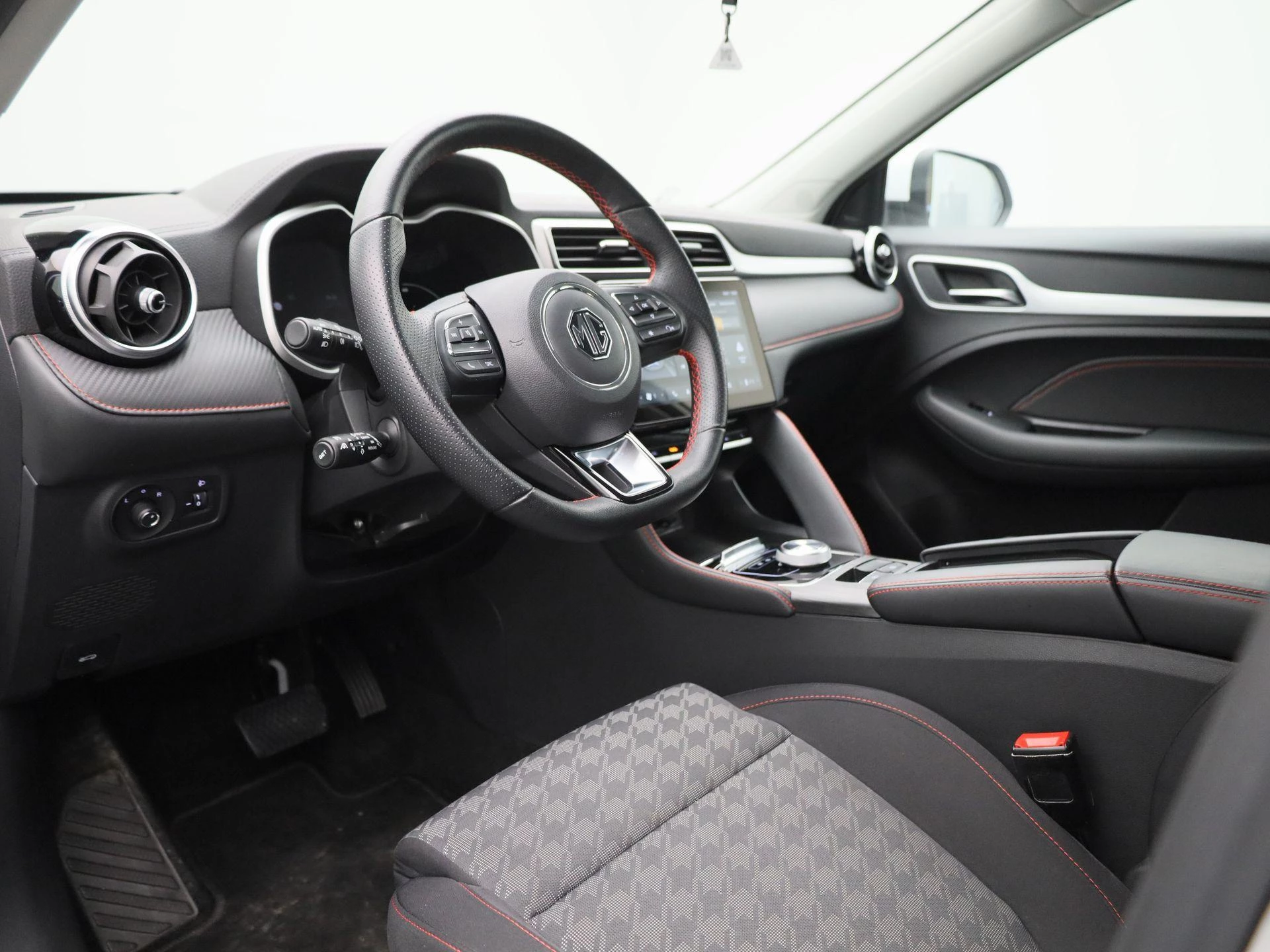 MG-ZS-image-29