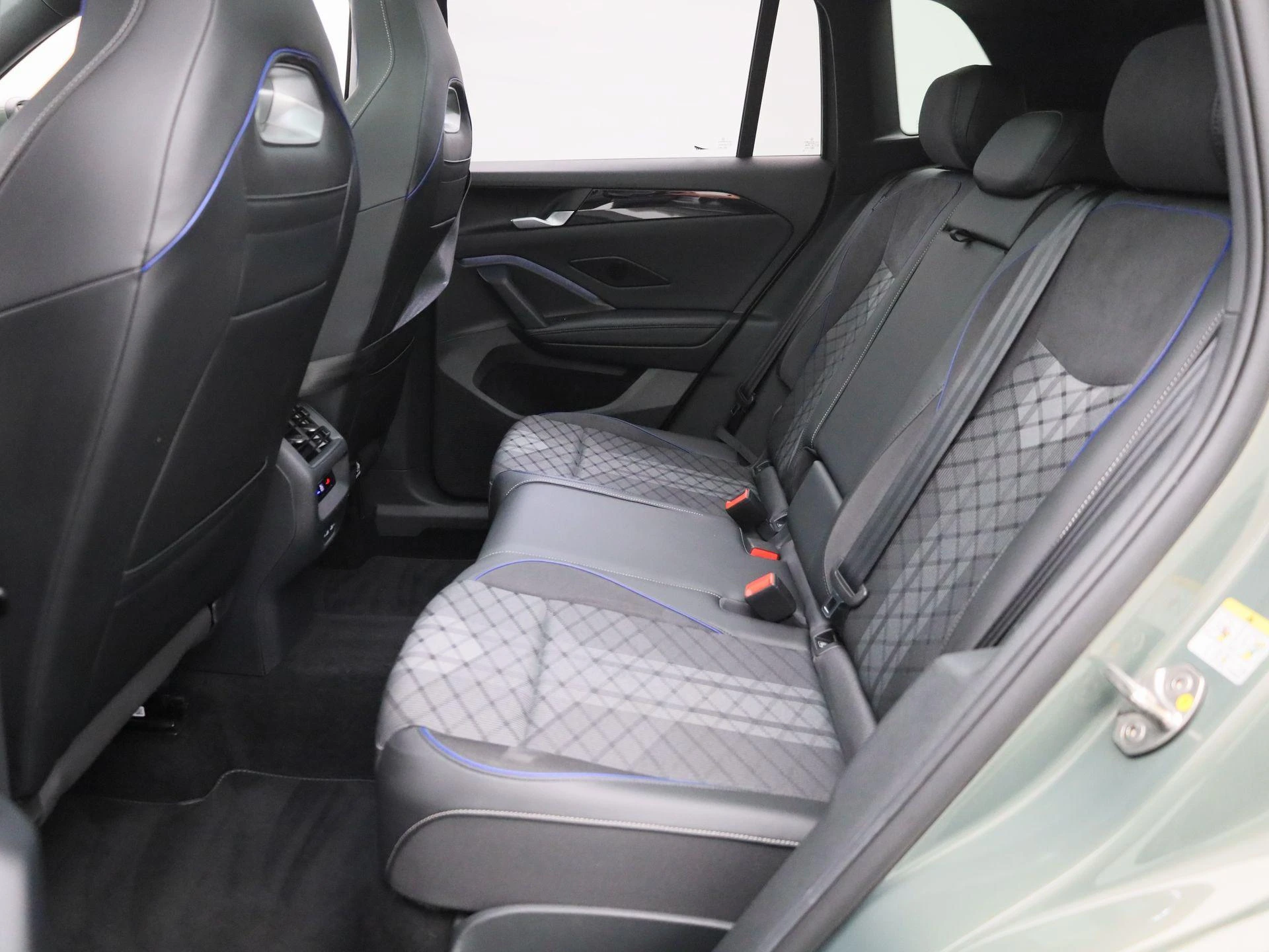 Volkswagen-Tiguan-image-9